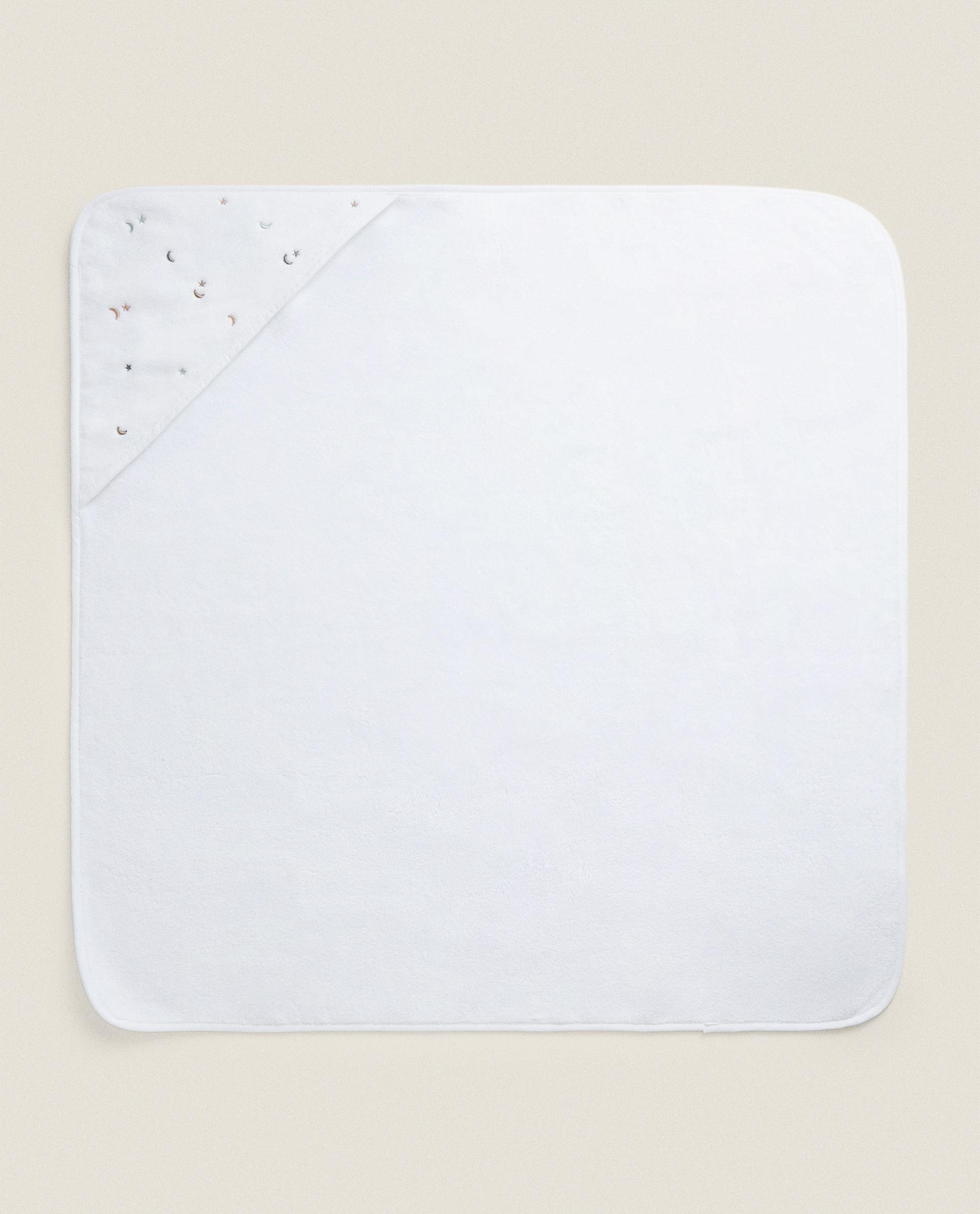 MOON AND STAR HOODED BABY TOWEL product thumbnail 6