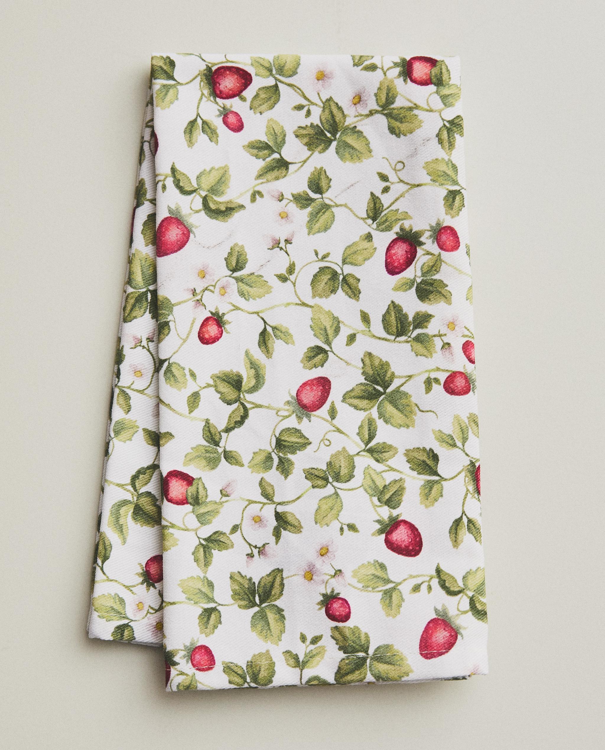 PACK OF STRAWBERRY NAPKINS (PACK OF 2)