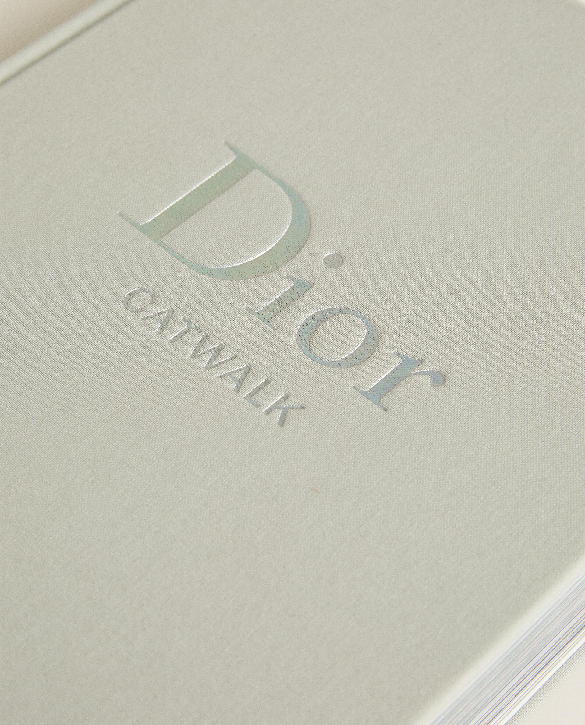 新品　Dior ディオール　洋書　CATWALK グレー DIOR CATWALK BOOK | Zara Home United States of America