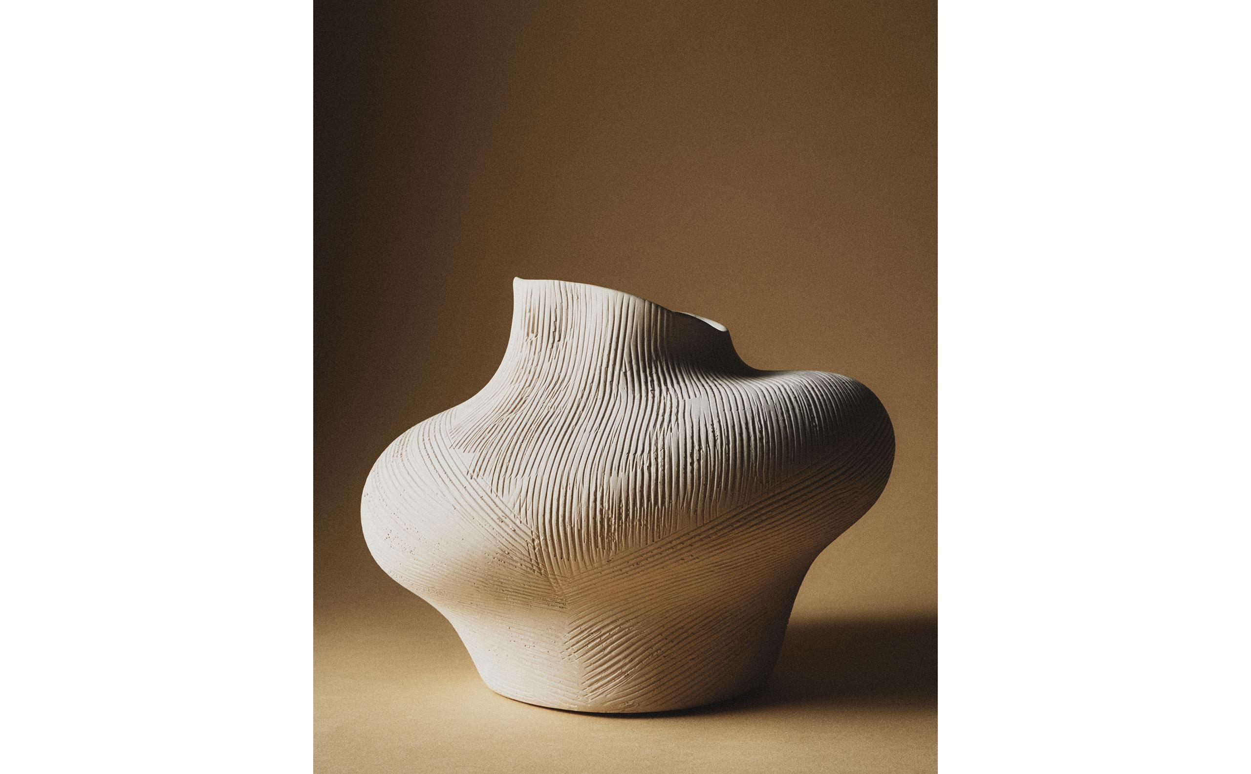 イレギュラー セラミック 花瓶 | Zara Home 日本/Japan