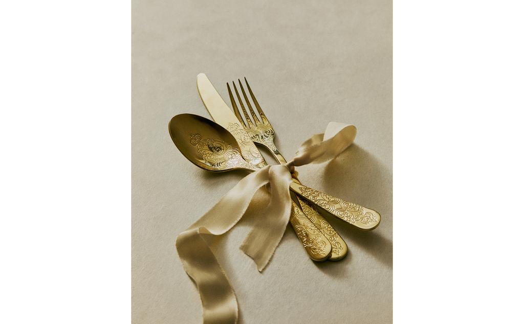 PAKET PERALATAN MAKAN TERUKIR