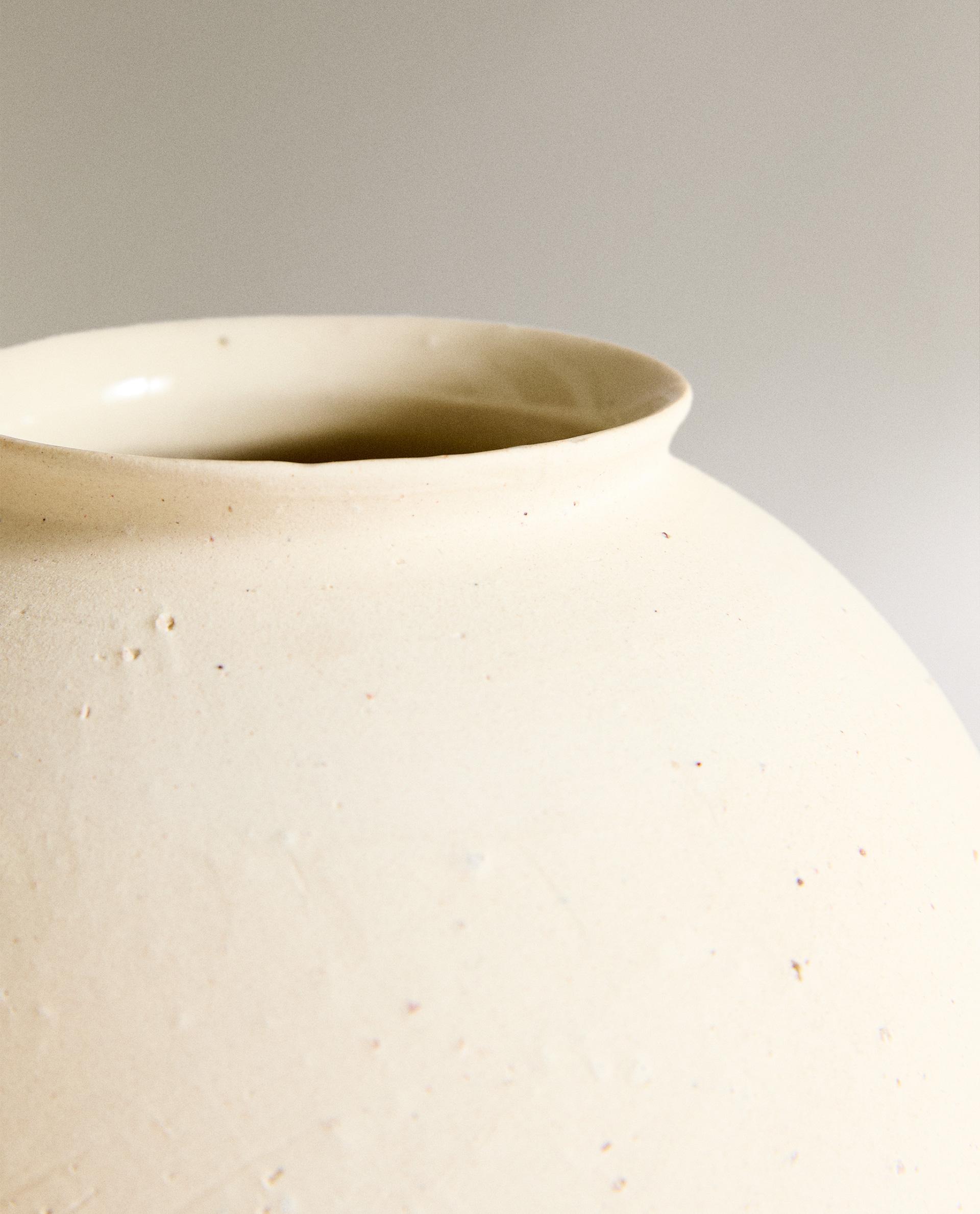 ROUND CERAMIC VASE product thumbnail 5