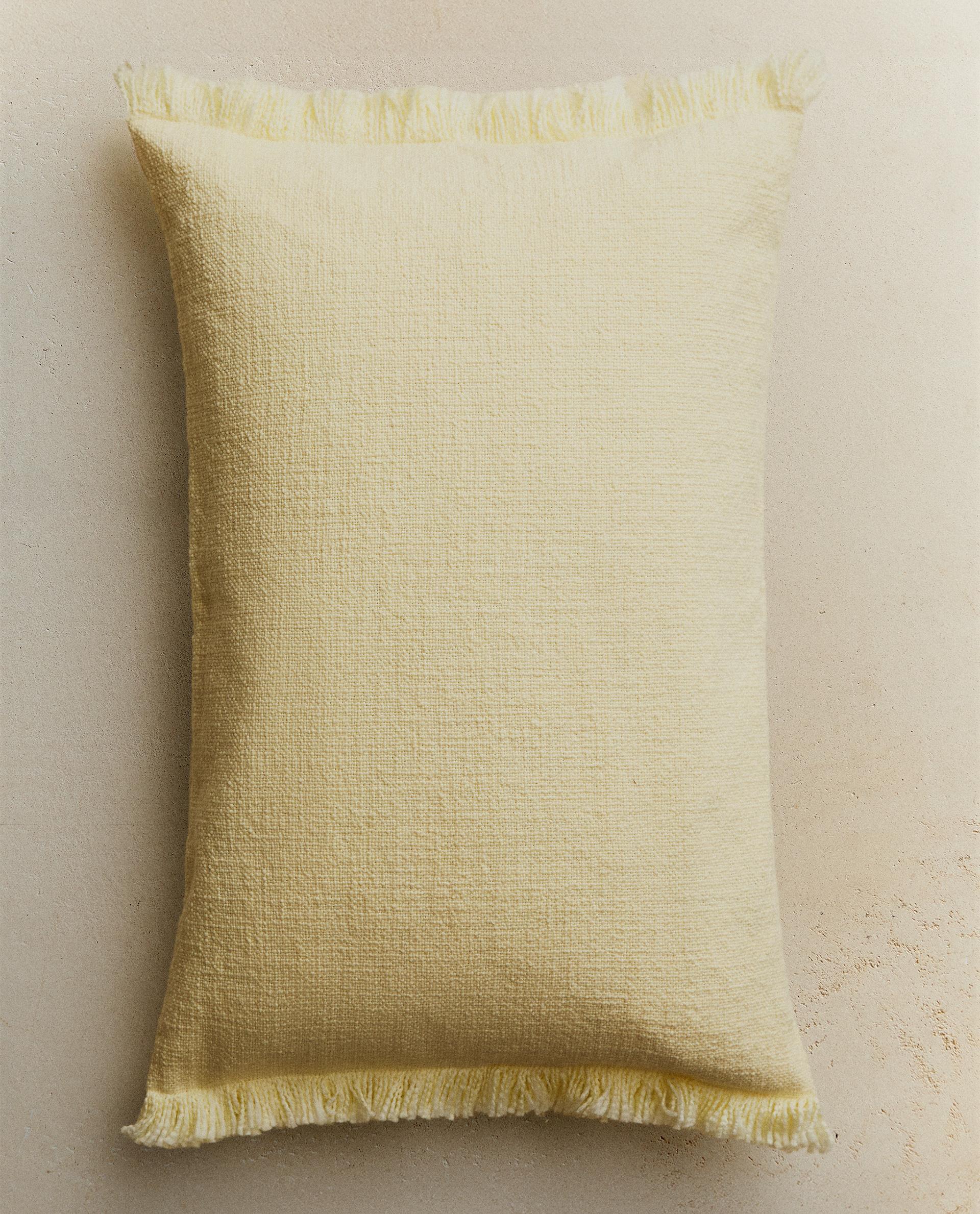 ベッドルームにふさわしいクッションカバー | Zara Home 日本