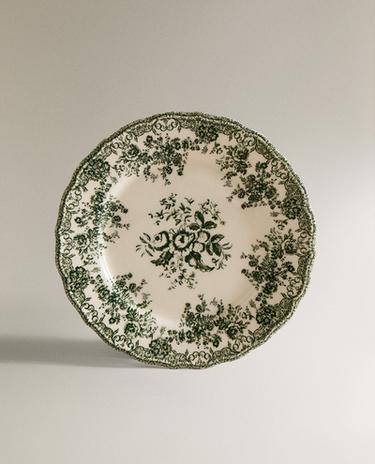 FLACHER TELLER AUS STEINGUT MIT BLUMENMOTIVEN FLACHER TELLER AUS STEINGUT MIT BLUMENMOTIVEN