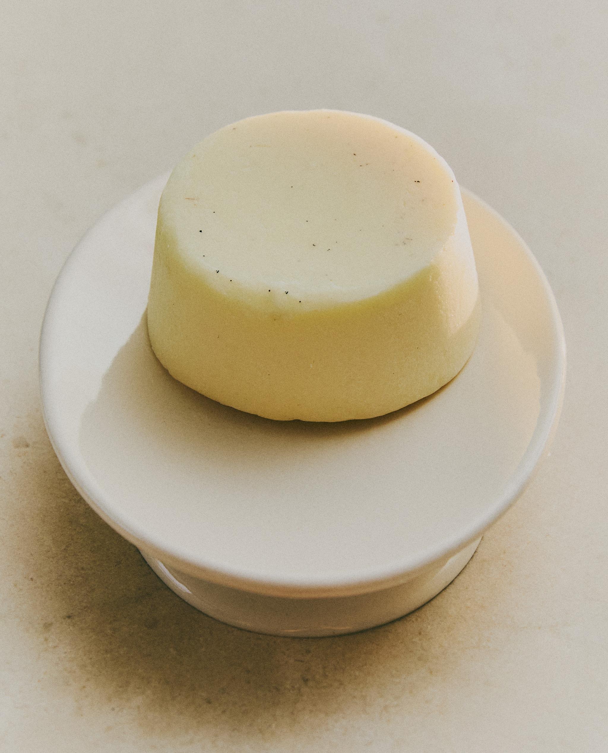 CREAM CERAMIC BATHROOM SOAP DISH product thumbnail 8