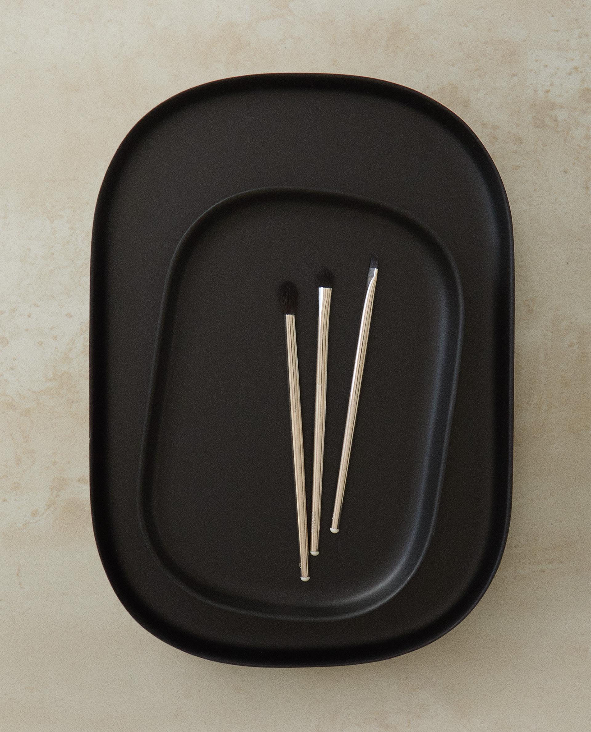 LARGE BLACK RESIN BATHROOM TRAY