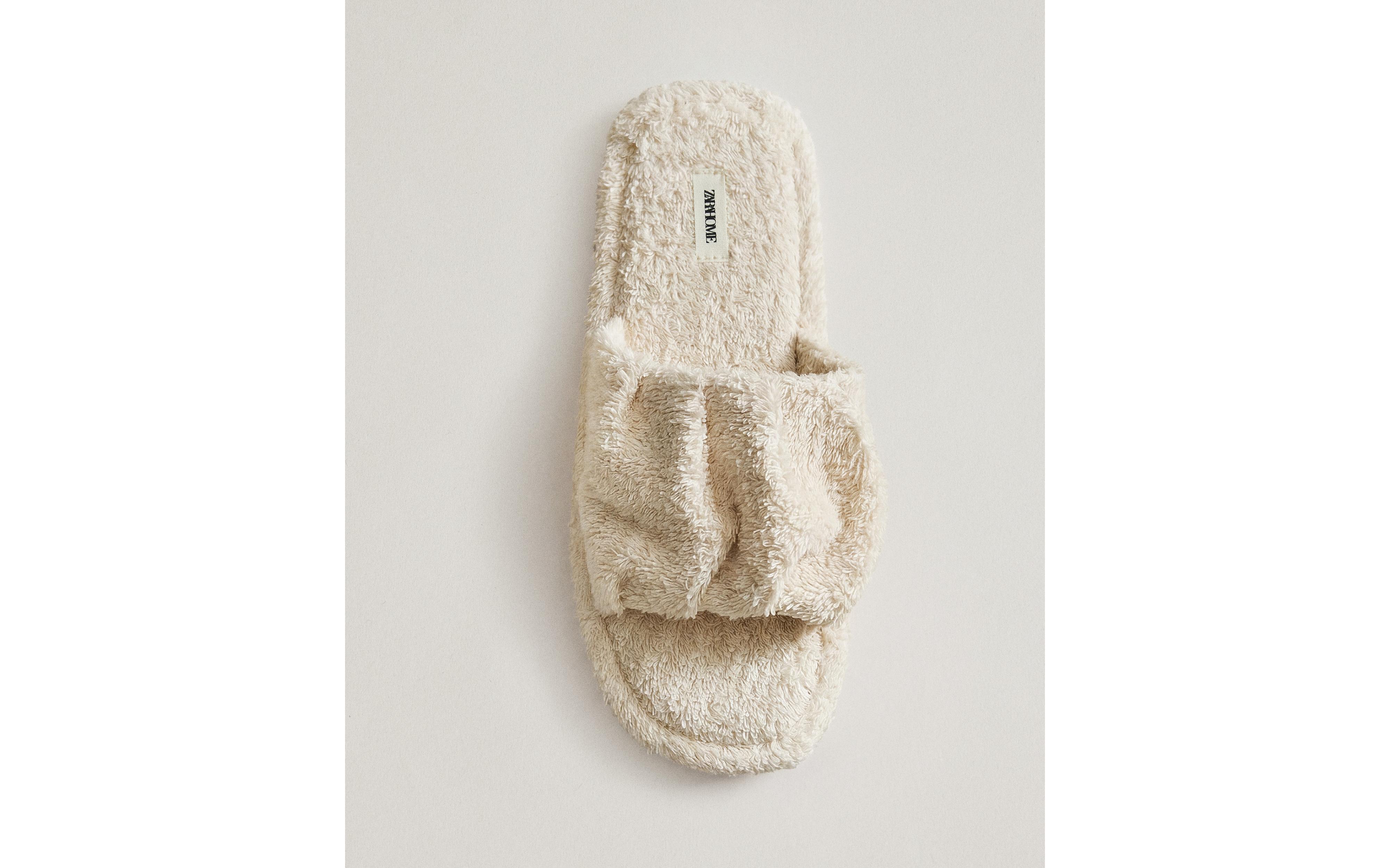 PLEATED TERRY BATHROOM SLIDERS product thumbnail 10