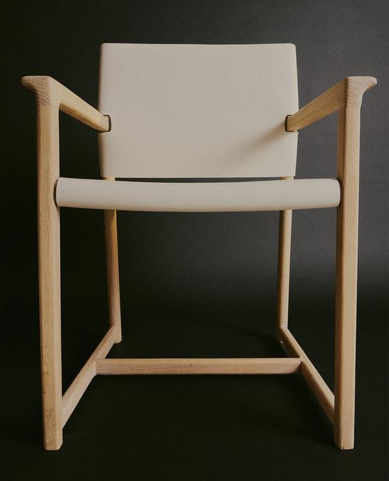 CHAIR 03