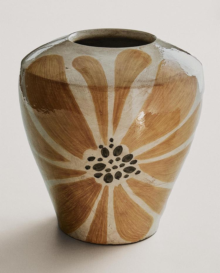 ТЕРАКОТОВА ВАЗА З КВІТАМИ