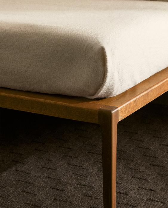 CADRE DE LIT EN BOIS