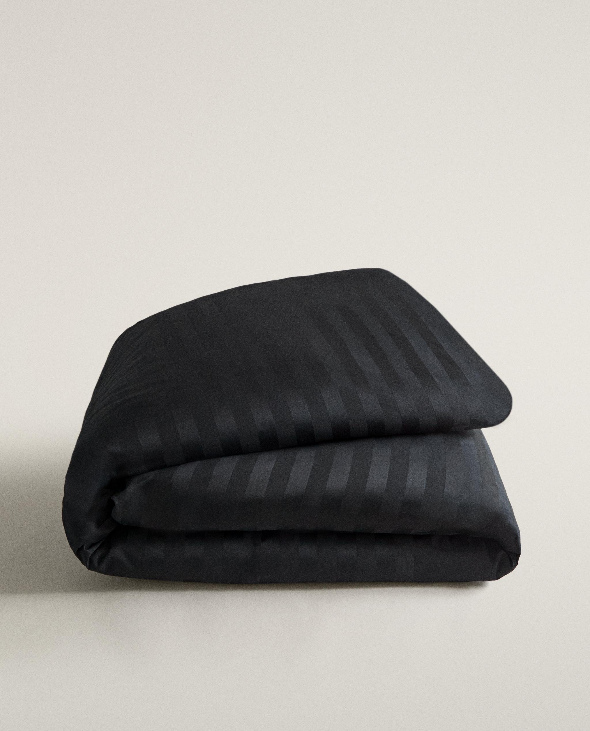 STRIPED SATEEN DUVET COVER (500 THREAD COUNT) product thumbnail 10