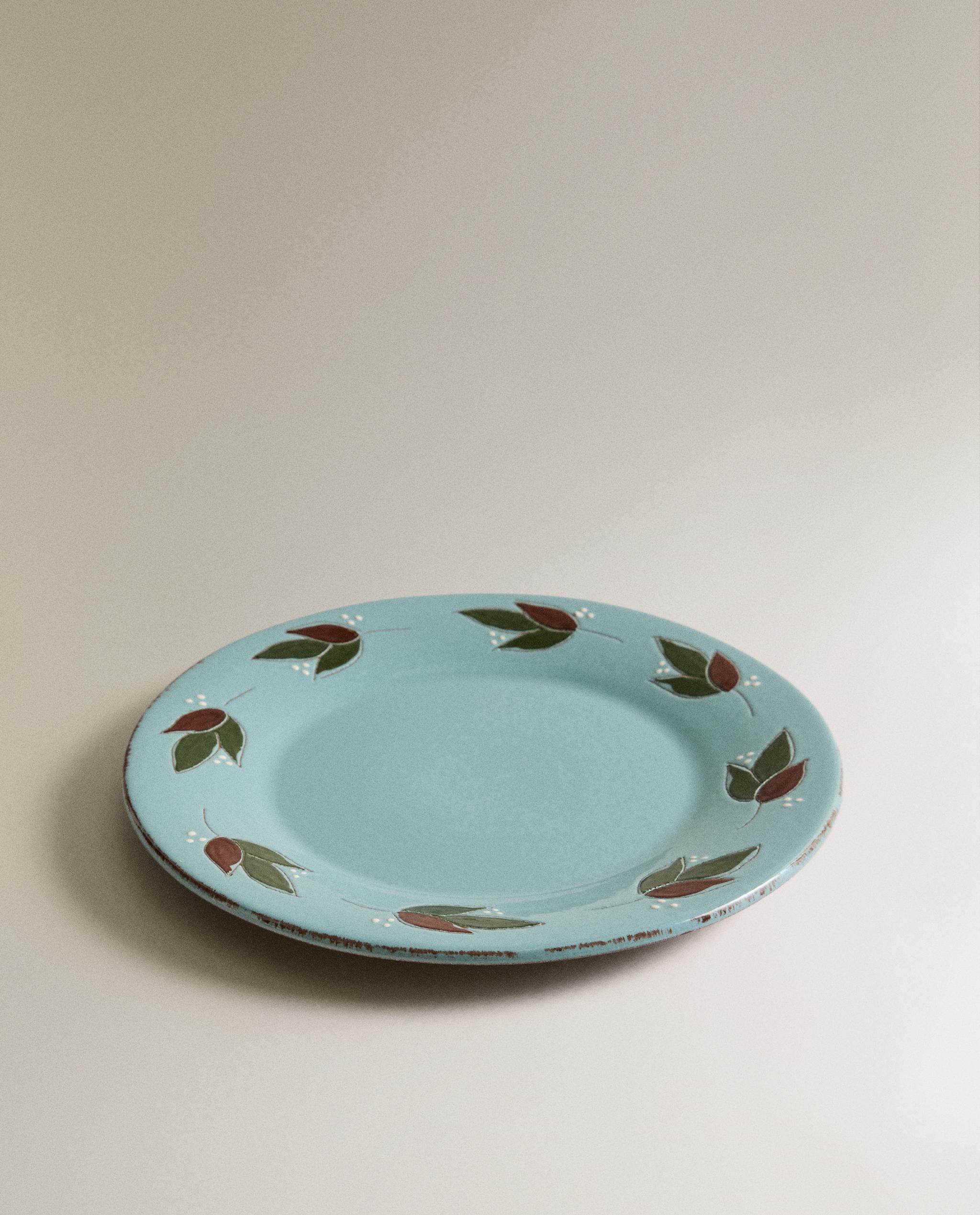 ROUND LEAF EARTHENWARE SERVING DISH product thumbnail 4
