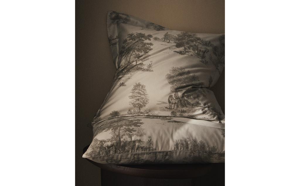 DESENLİ SATEN YASTIK KILIFI (300 İPLİKLİ) DESENLİ SATEN YASTIK KILIFI (300 İPLİKLİ)