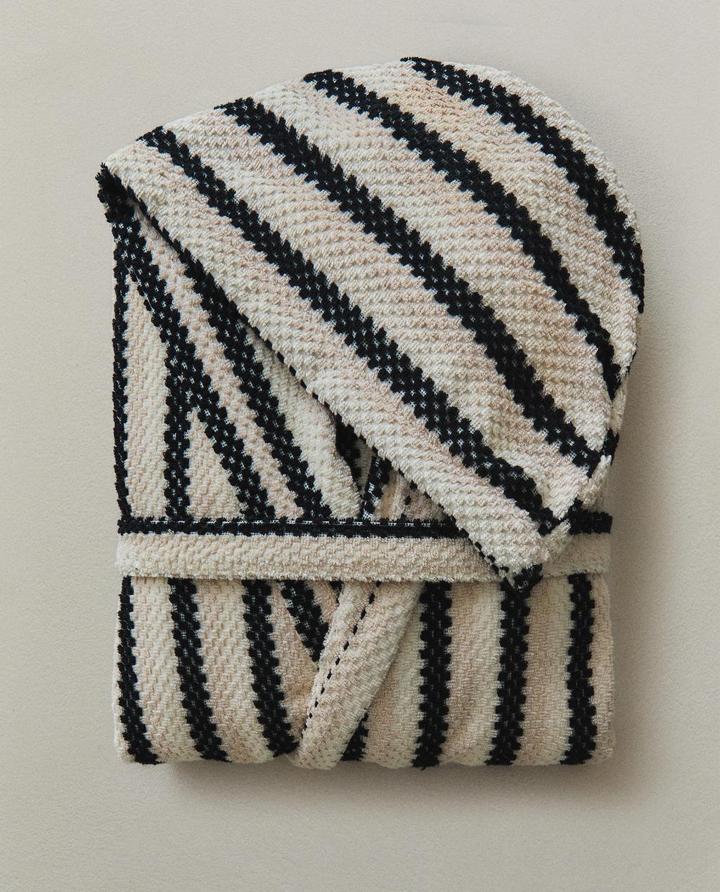 BADEMANTEL MIT GEOMETRISCHEM JACQUARDMUSTER