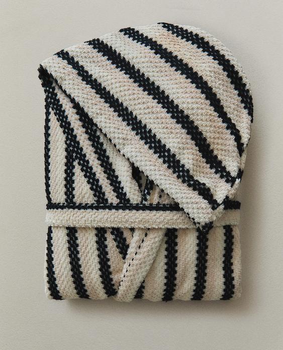 BADEMANTEL MIT GEOMETRISCHEM JACQUARDMUSTER