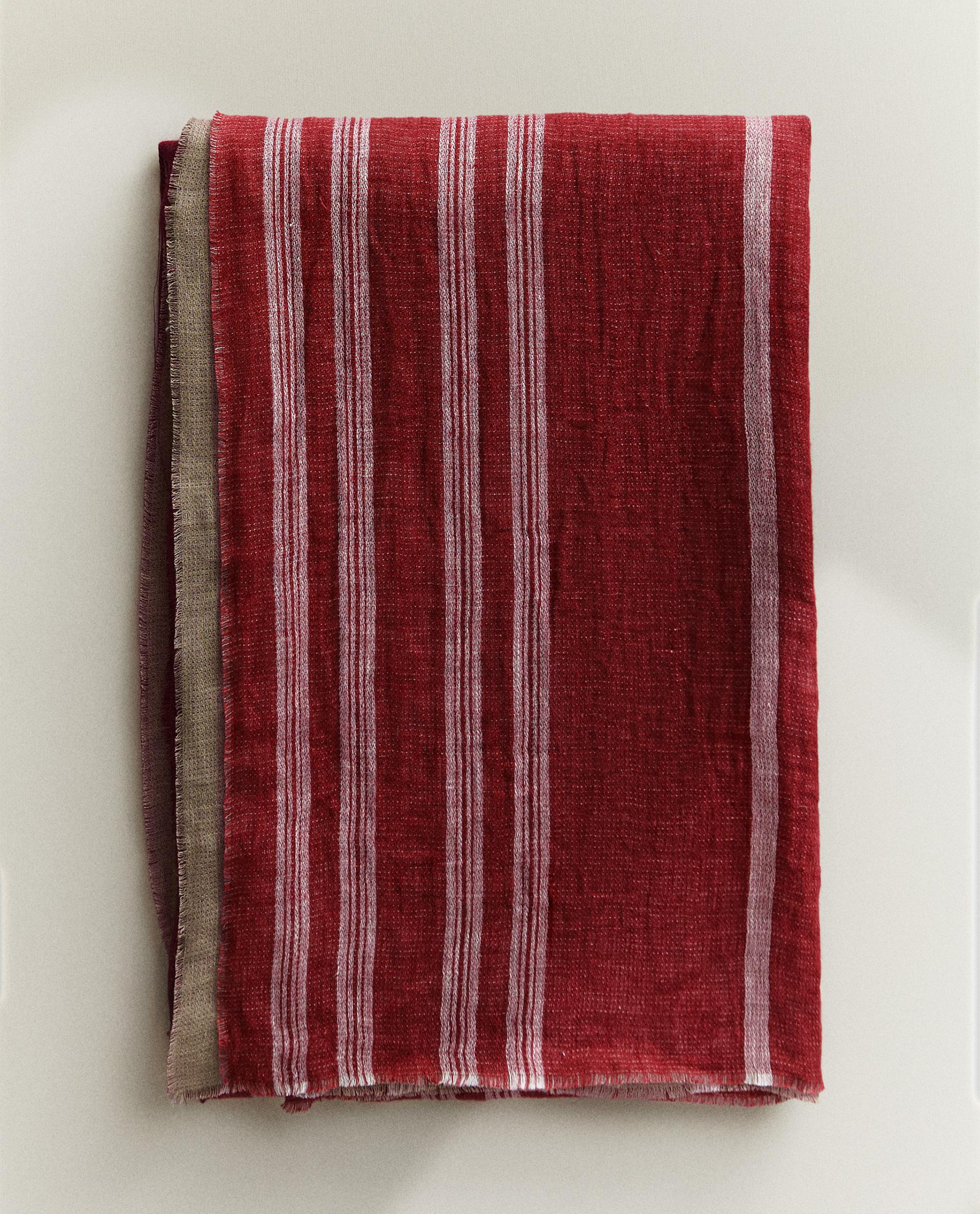 BRUSHED BLANKET WITH CENTRAL STRIPES AND FRINGING | Zara BRUSHED BLANKET WITH CENTRAL STRIPES AND FRINGING | Zara