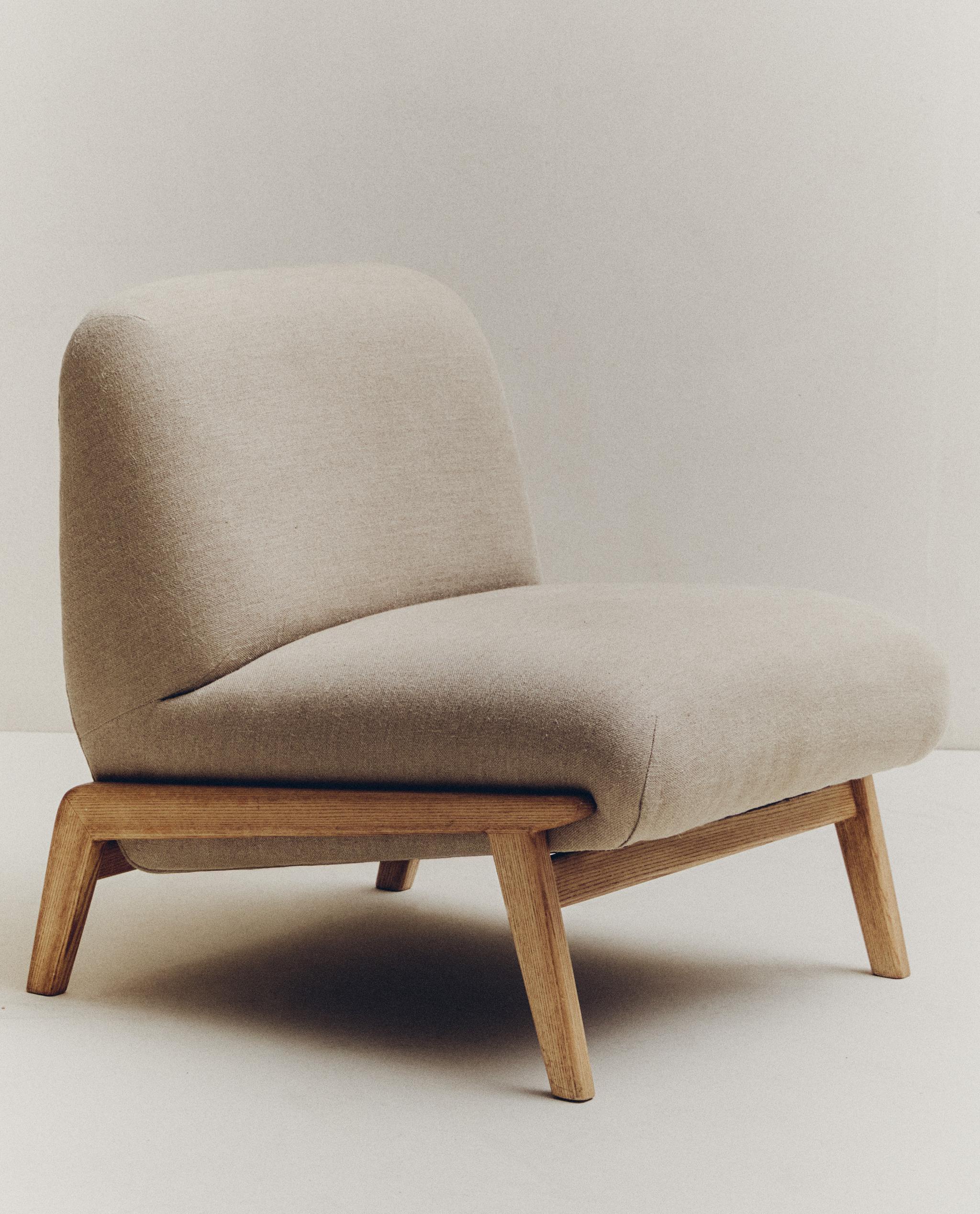 美品 Zara  アッシュ 無垢材 リネン アームチェア ザラホーム リネン張地 アームチェア | Zara Home 日本/Japan