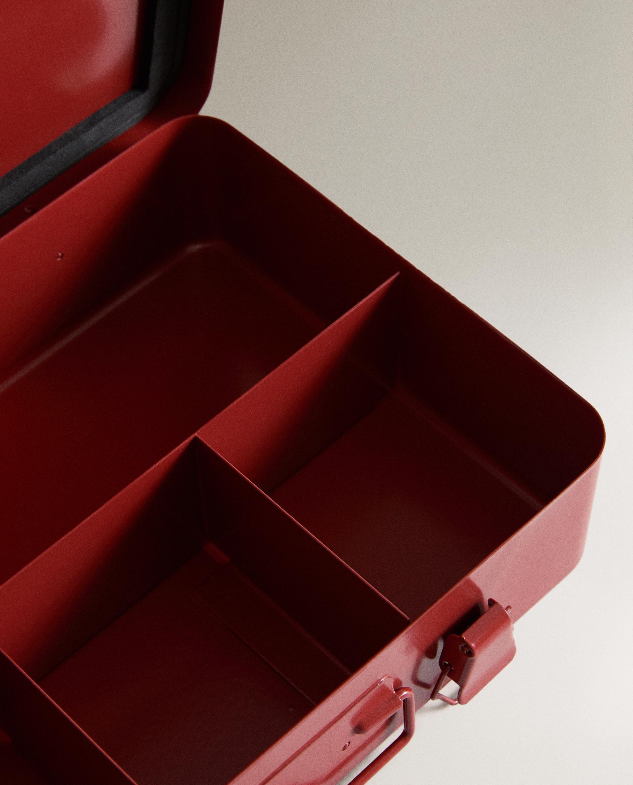 METAL FIRST AID BOX product thumbnail 2