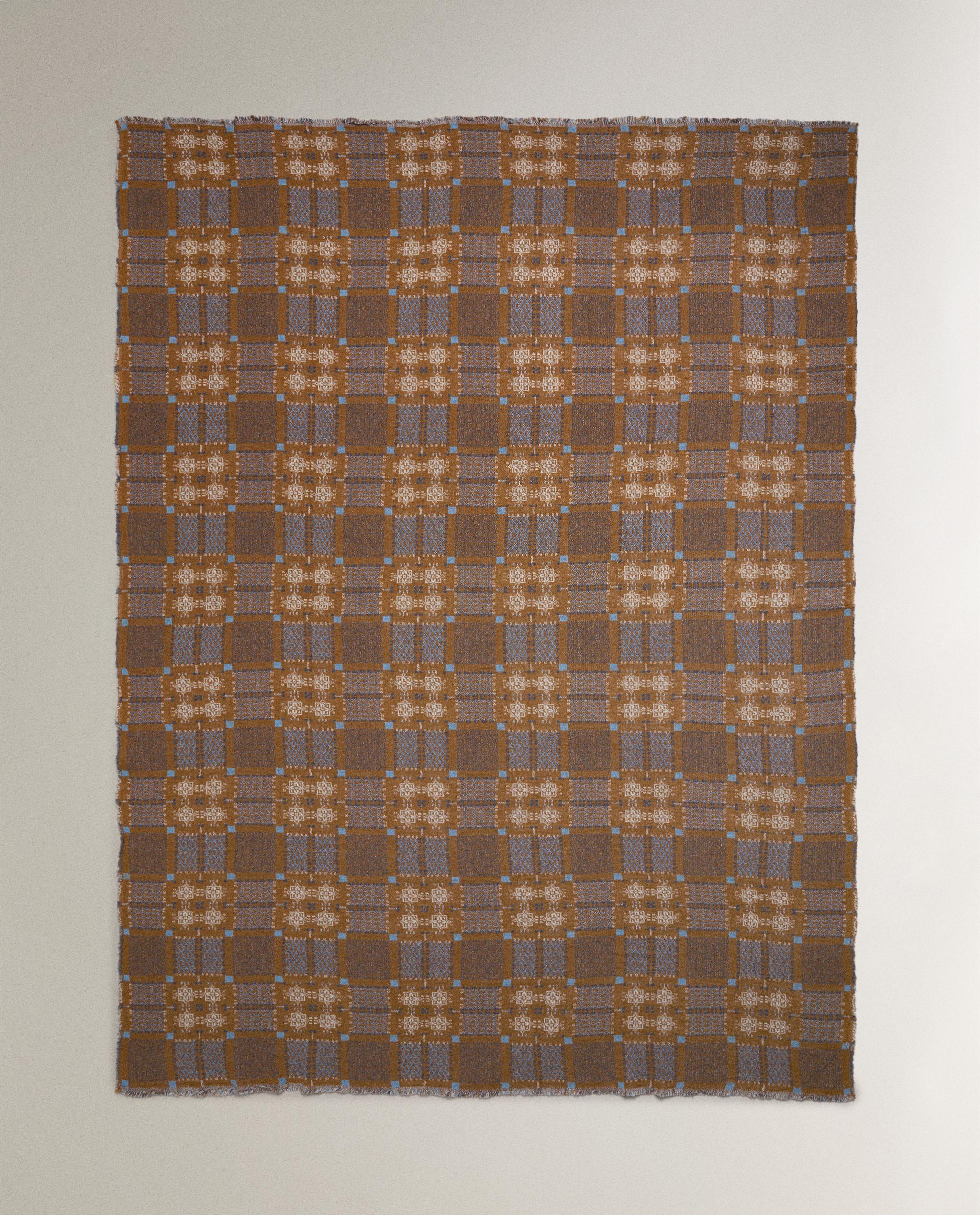 GEOMETRIC DESIGN THROW product thumbnail 5