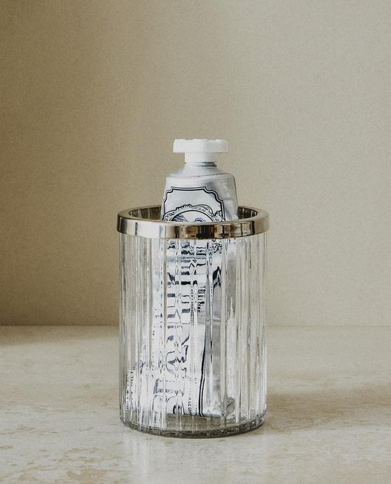 TANDBØRSTEKRUS I GLAS OG METAL