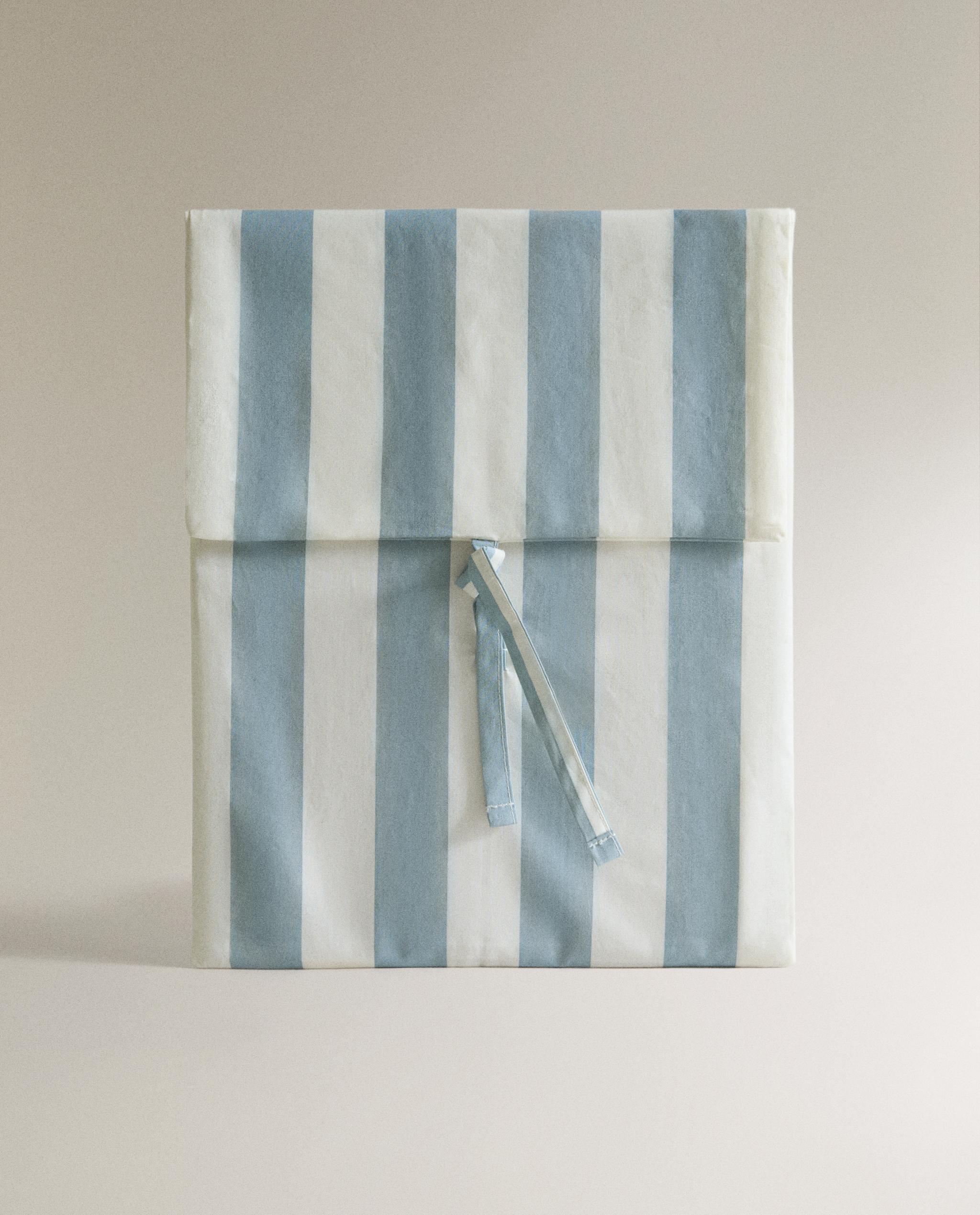 STRIPED SHOWER CURTAIN