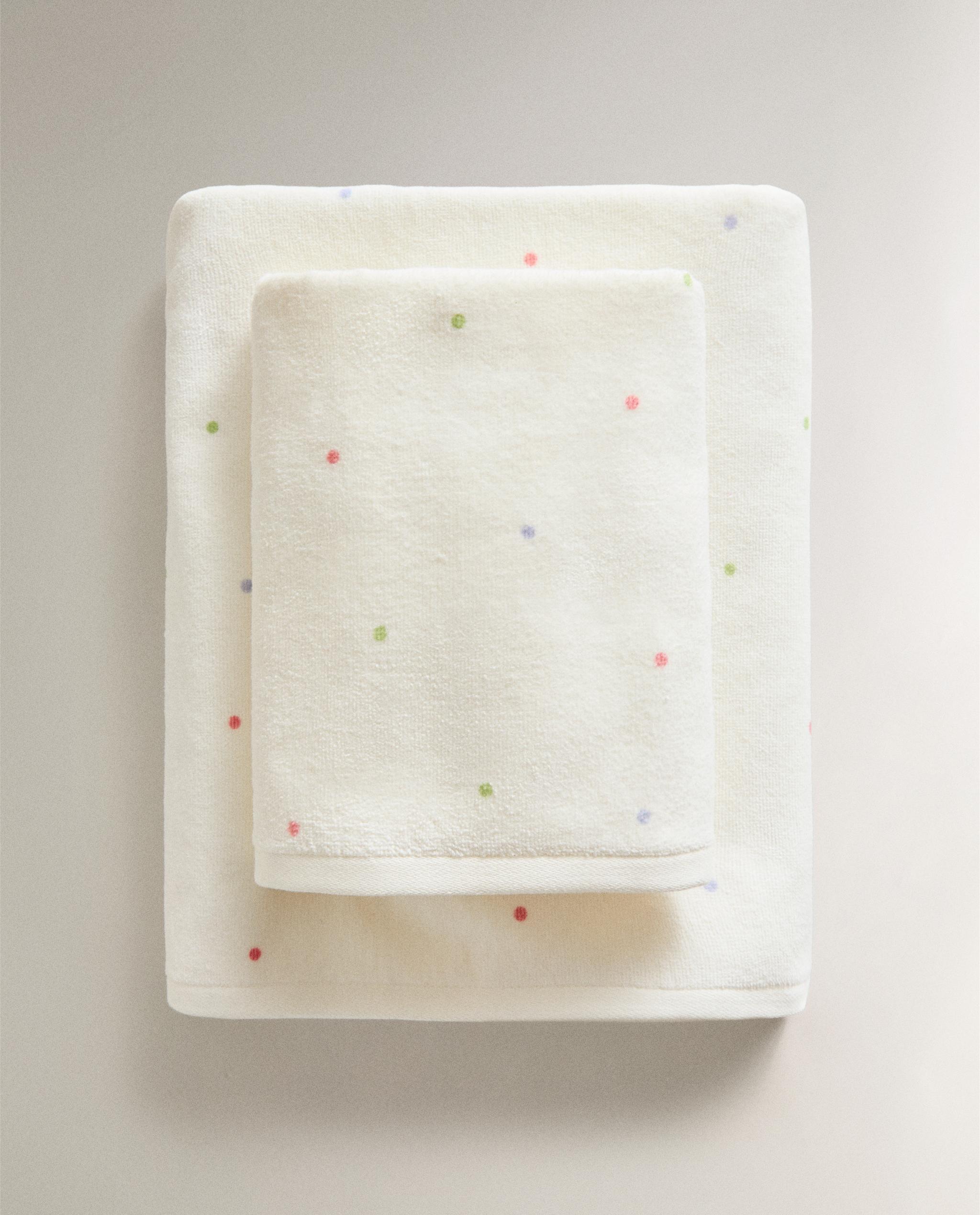 KIDS' VELOUR POLKA DOT TOWEL product thumbnail 3