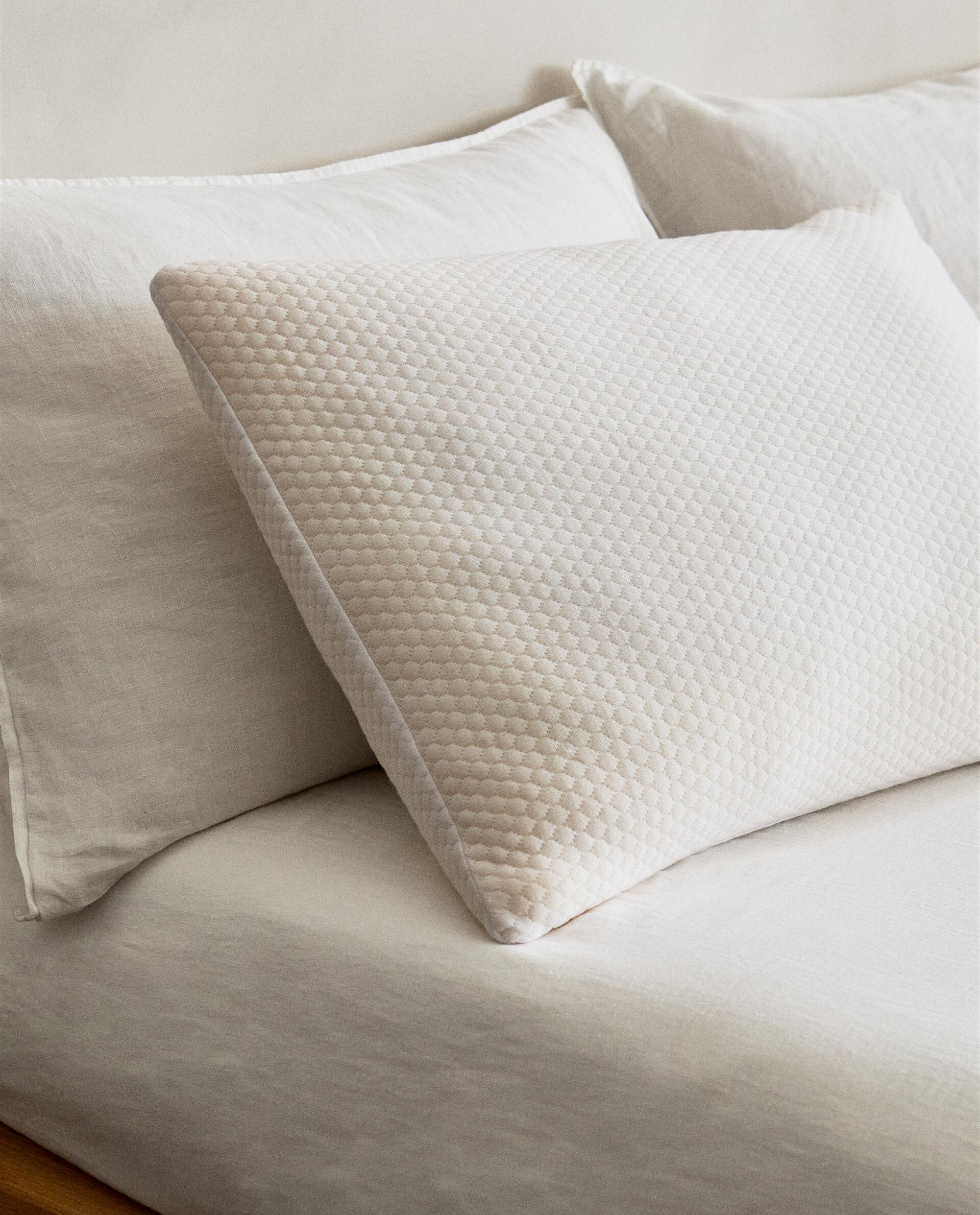 VISCOELASTIC FLAKES PILLOW