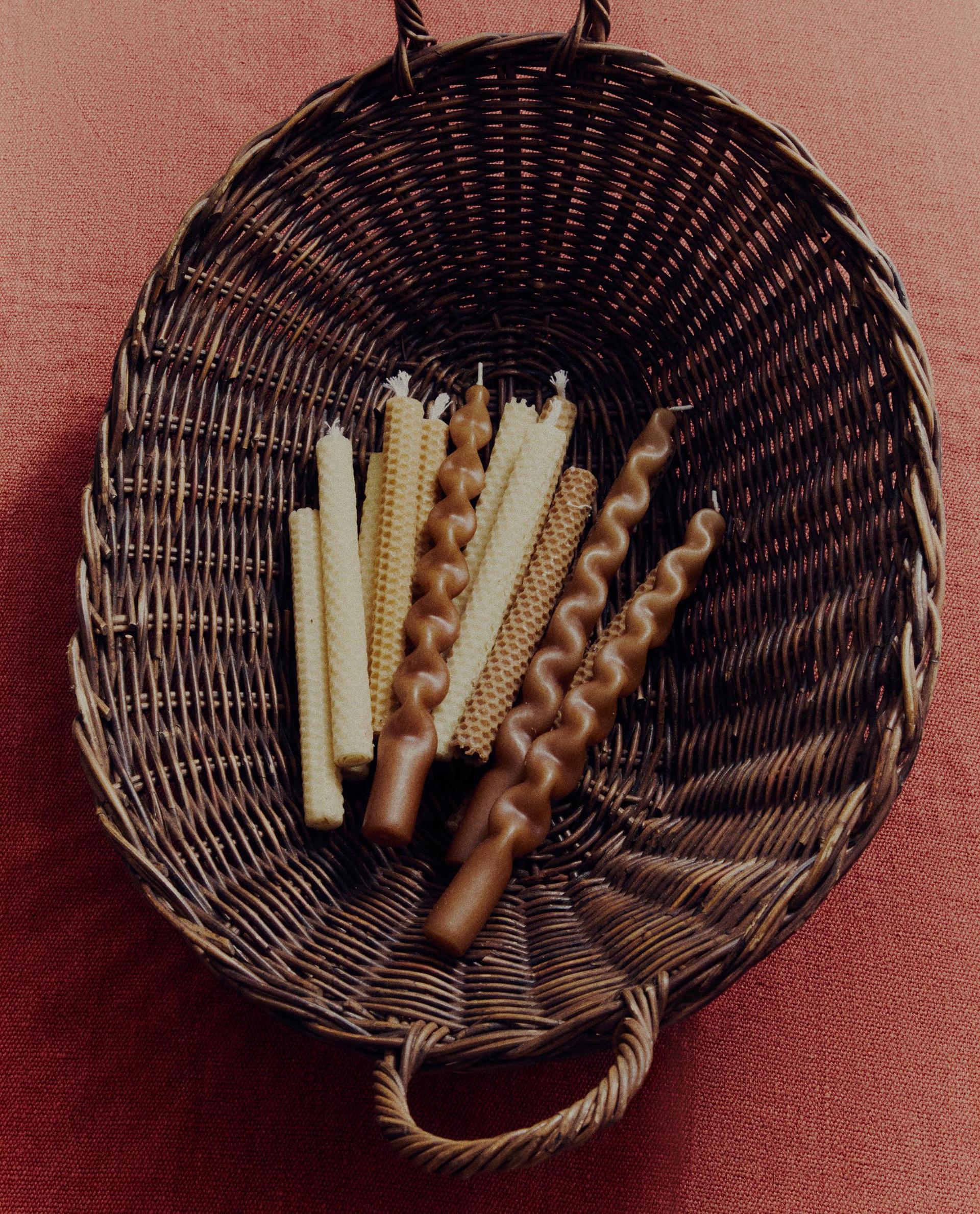 PACK OF 2 SCULPTURAL DECORATIVE CANDLES PACK OF 2 SCULPTURAL DECORATIVE CANDLES