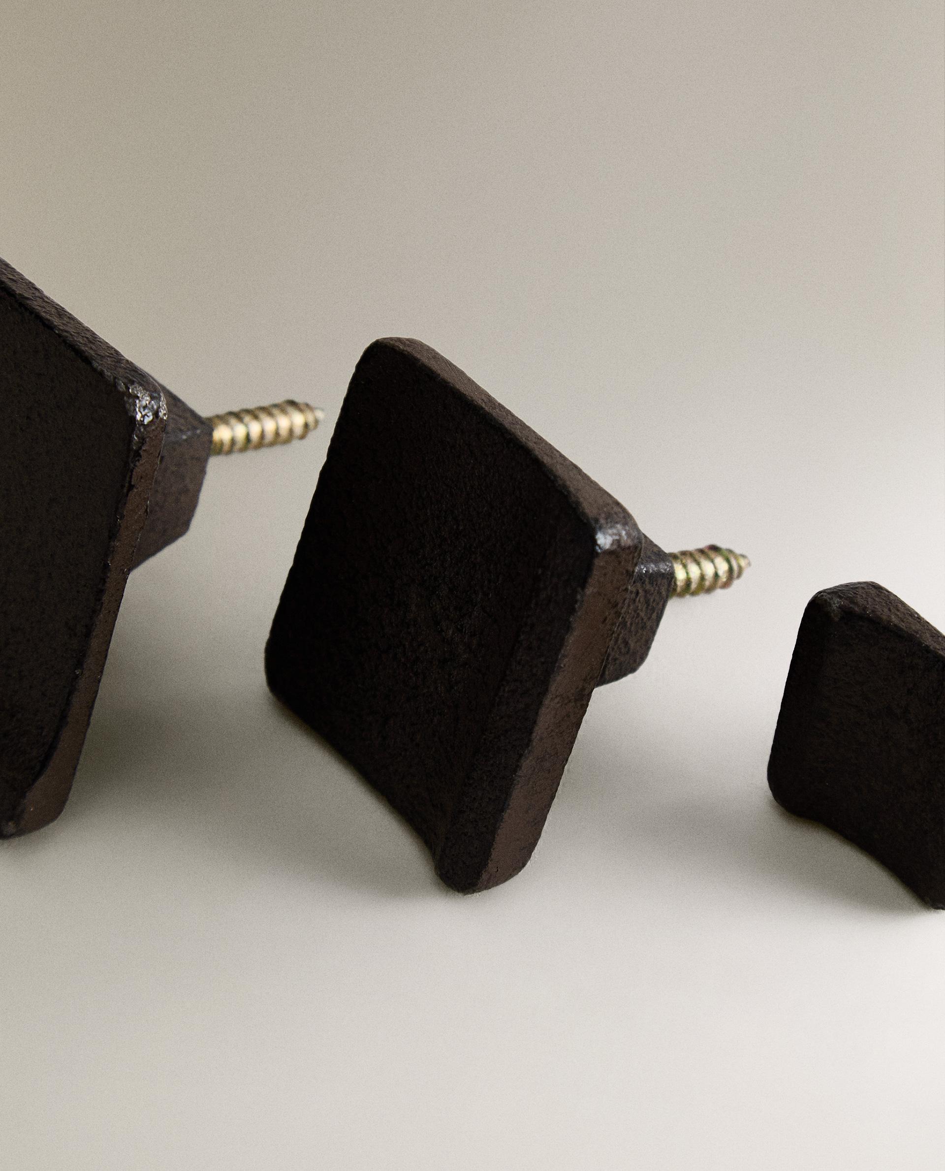 IRON HOOKS product thumbnail 4