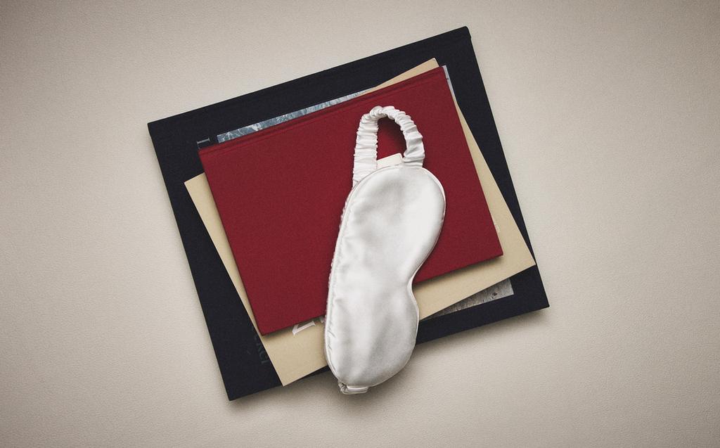 JEDWABNA OPASKA NA OCZY Z JEDWABIU MORWOWEGO JEDWABNA OPASKA NA OCZY Z JEDWABIU MORWOWEGO