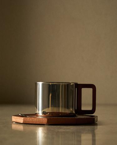 STEEL MUG AND ACACIA WOOD SAUCER