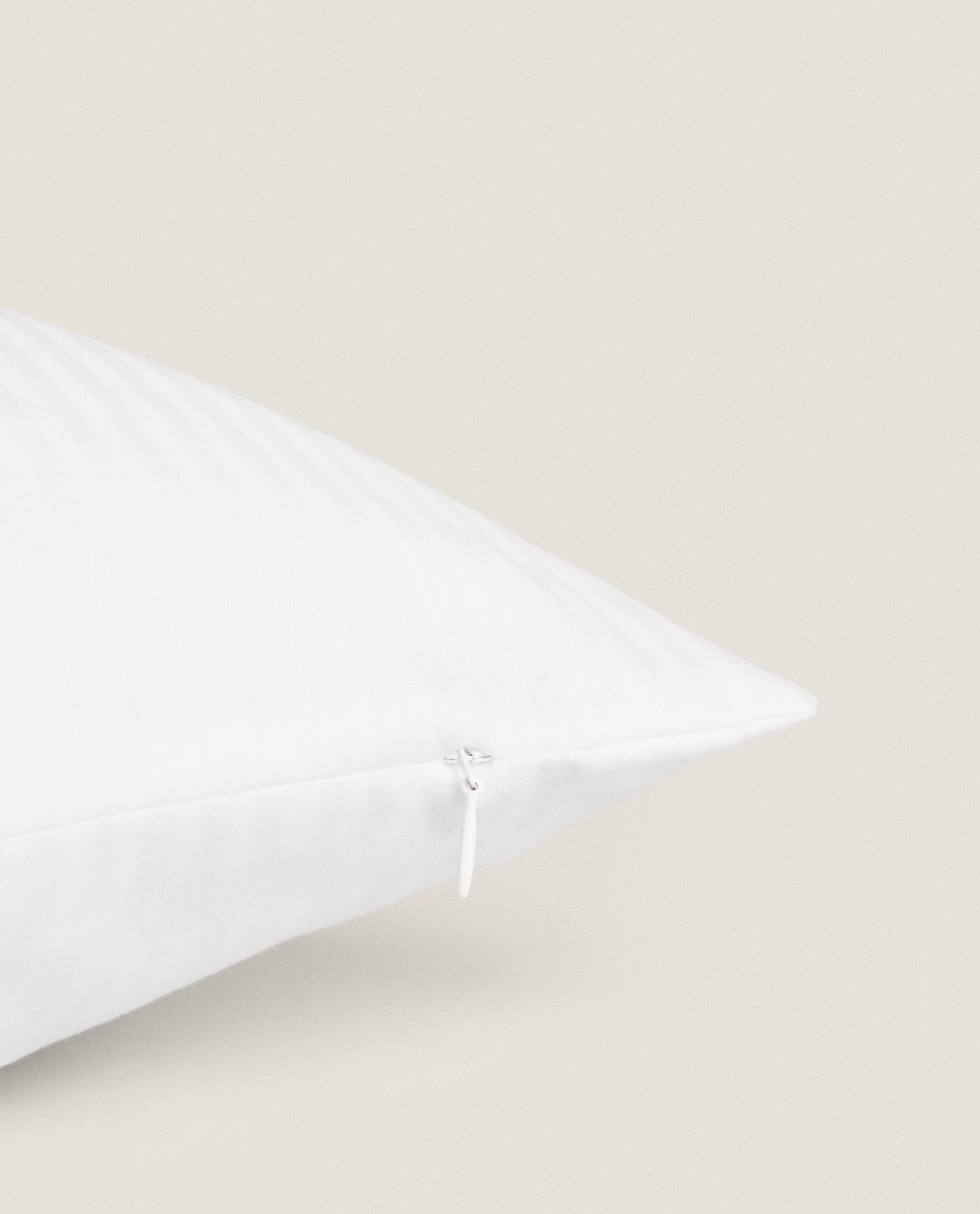 STRIPED COTTON PILLOW PROTECTOR product thumbnail 2