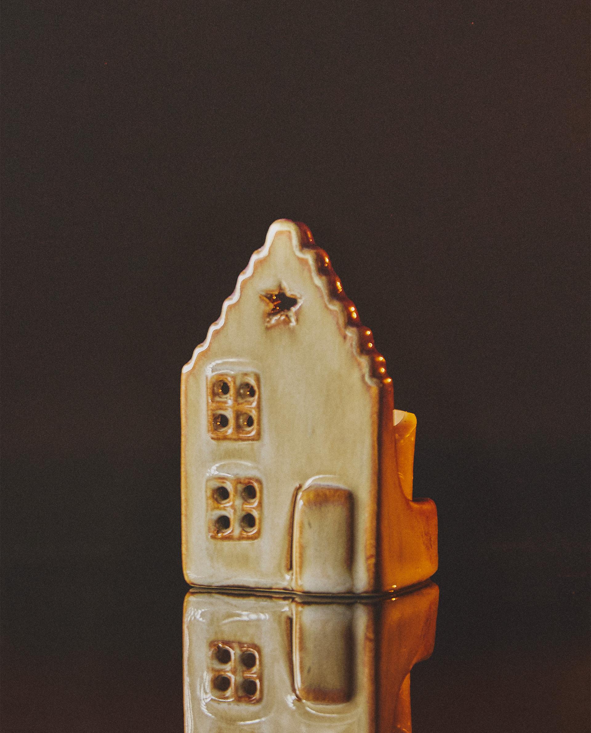 セラミック製 家型 星 クリスマスキャンドルホルダー | Zara Home 日本