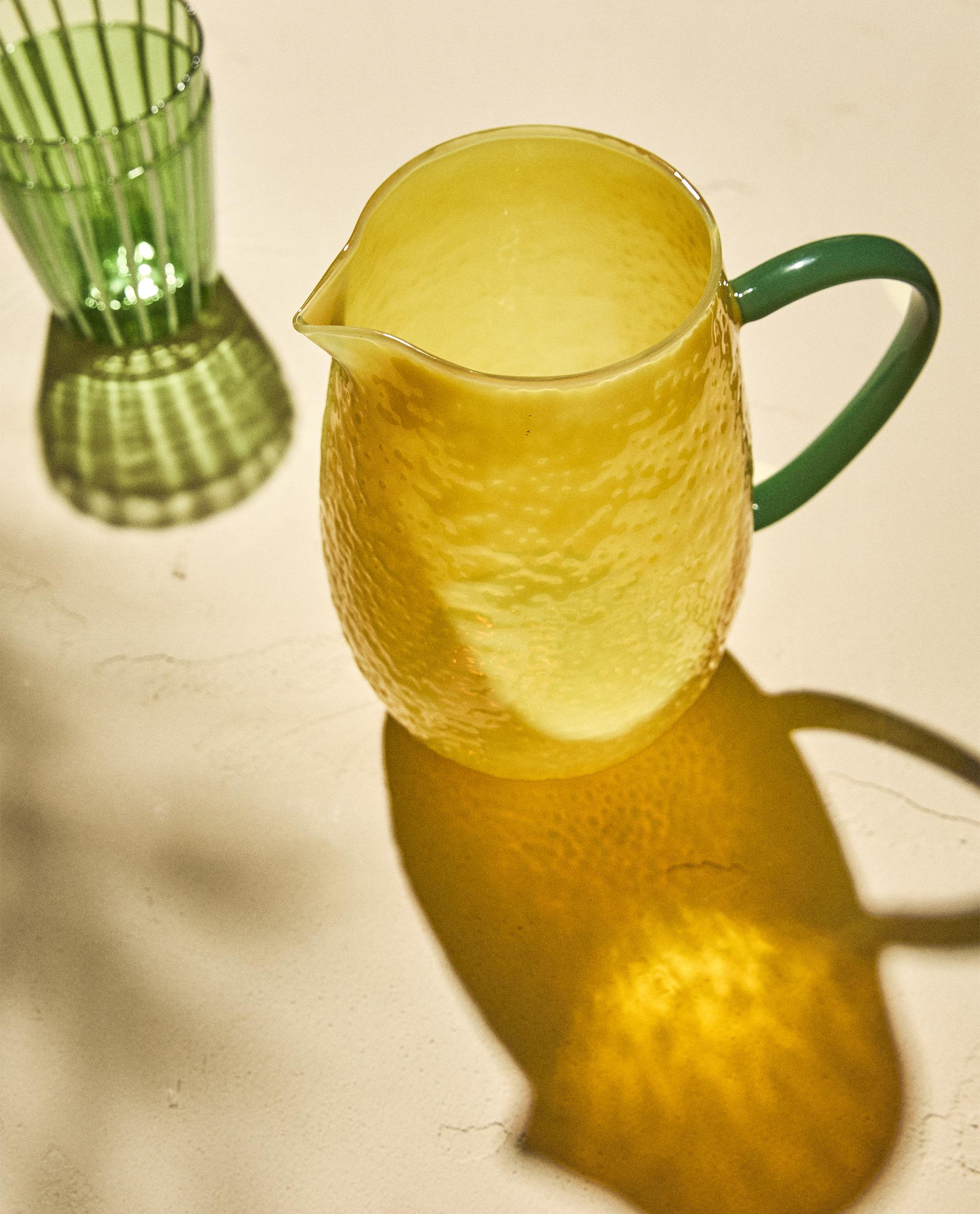 BOROSILICATE JUG WITH CONTRAST HANDLE