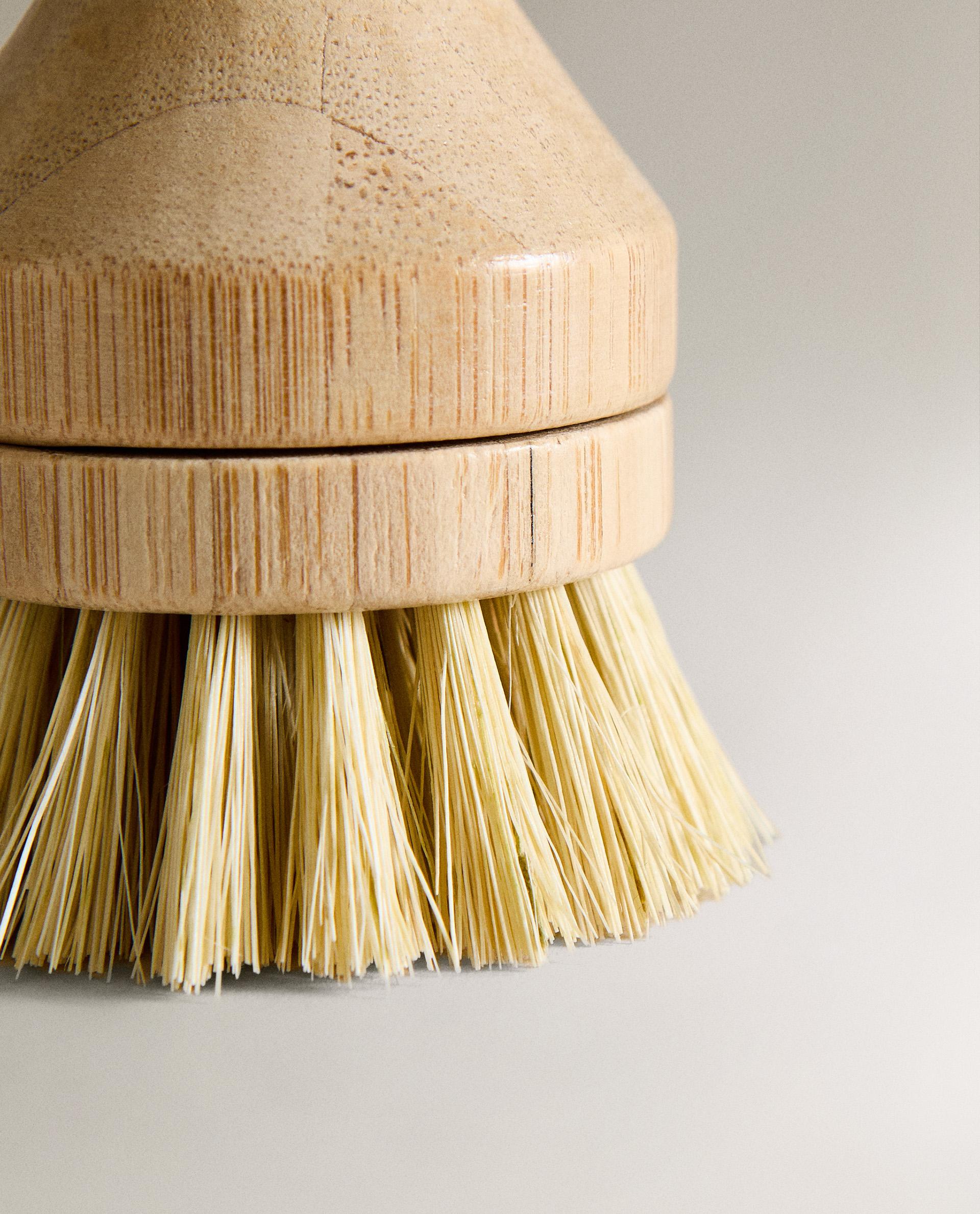 SMALL BRUSH WITH REPLACEABLE BRISTLES product thumbnail 2