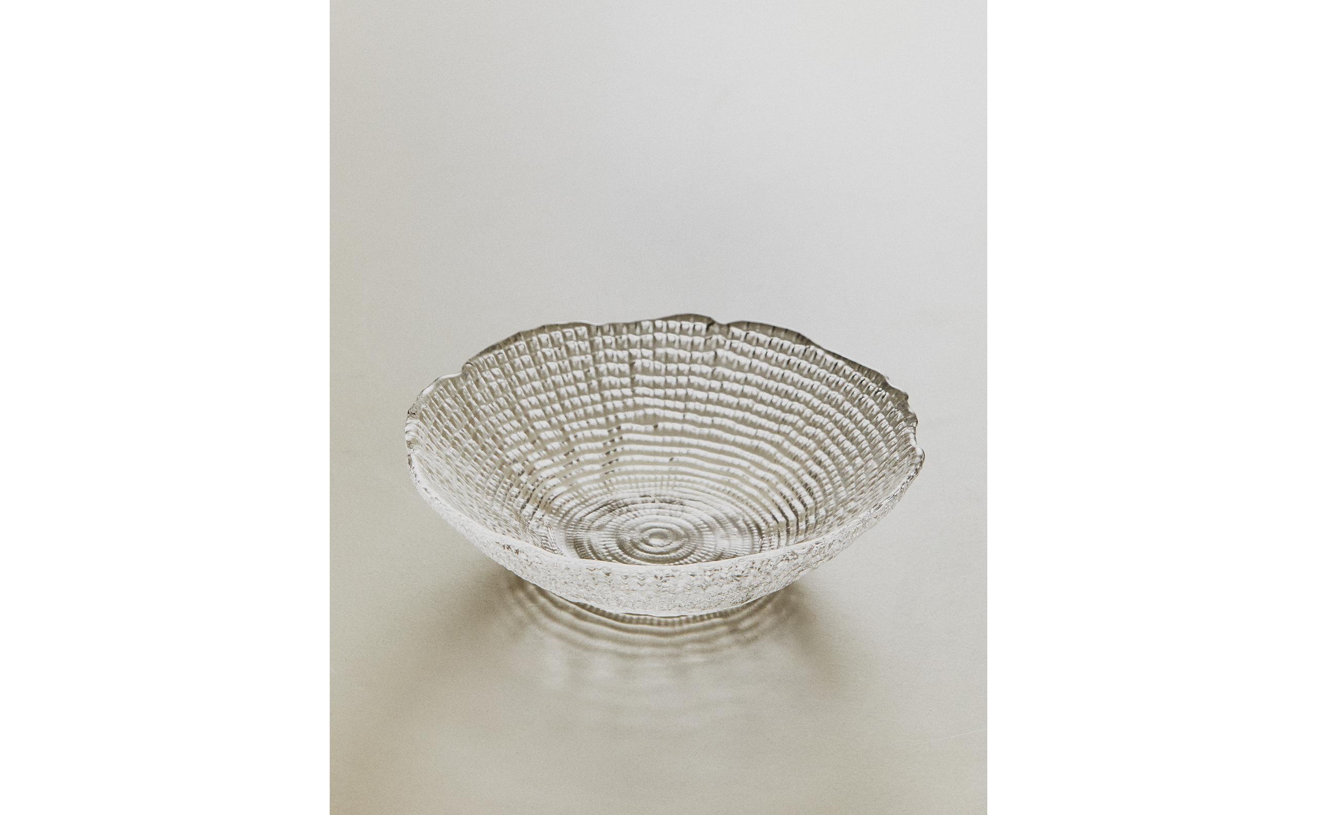 GLASS BOWL WITH RAISED DESIGN product thumbnail 5