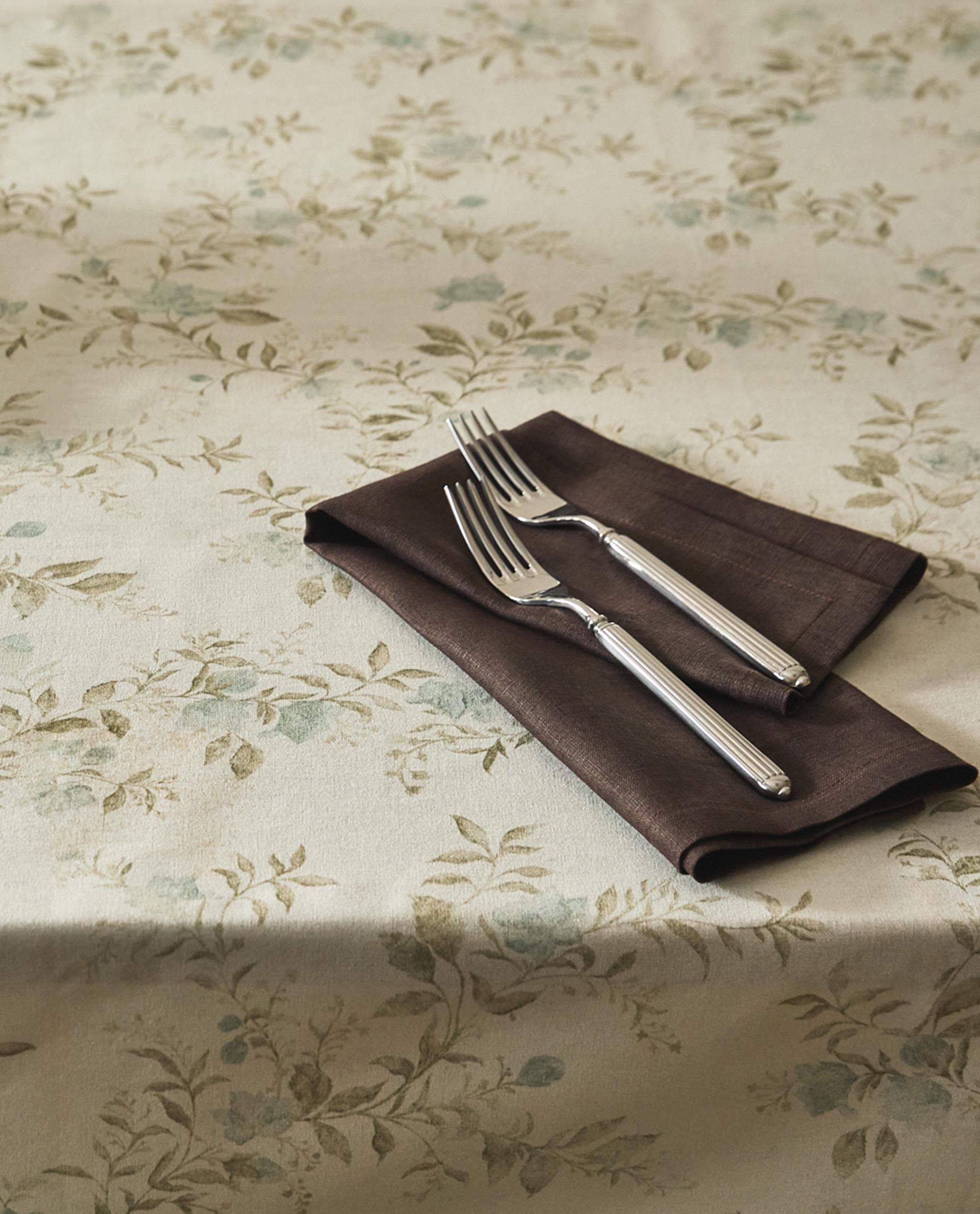 植物柄 テーブルクロス | Zara Home 日本/Japan