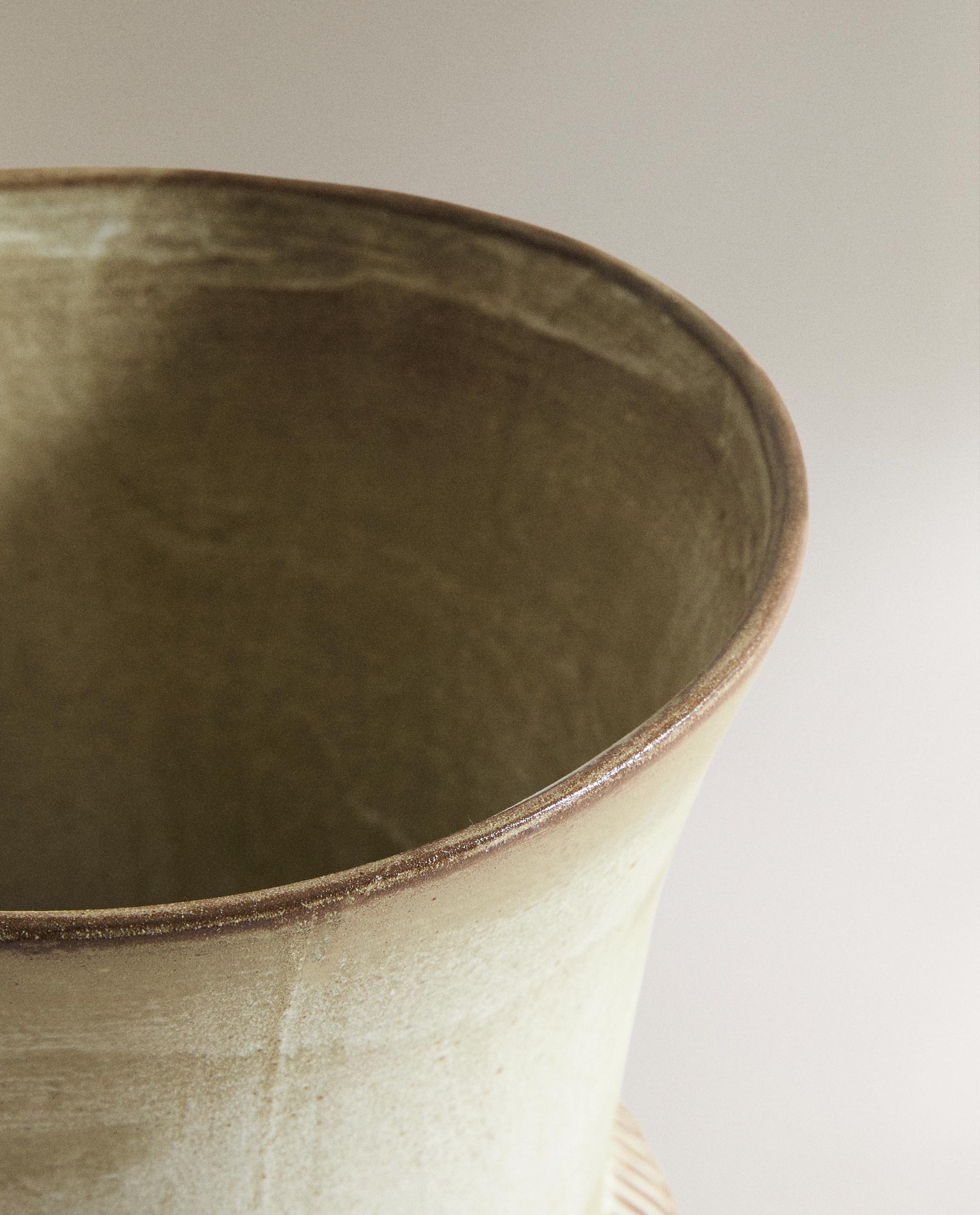 DECORATIVE CERAMIC VASE product thumbnail 2