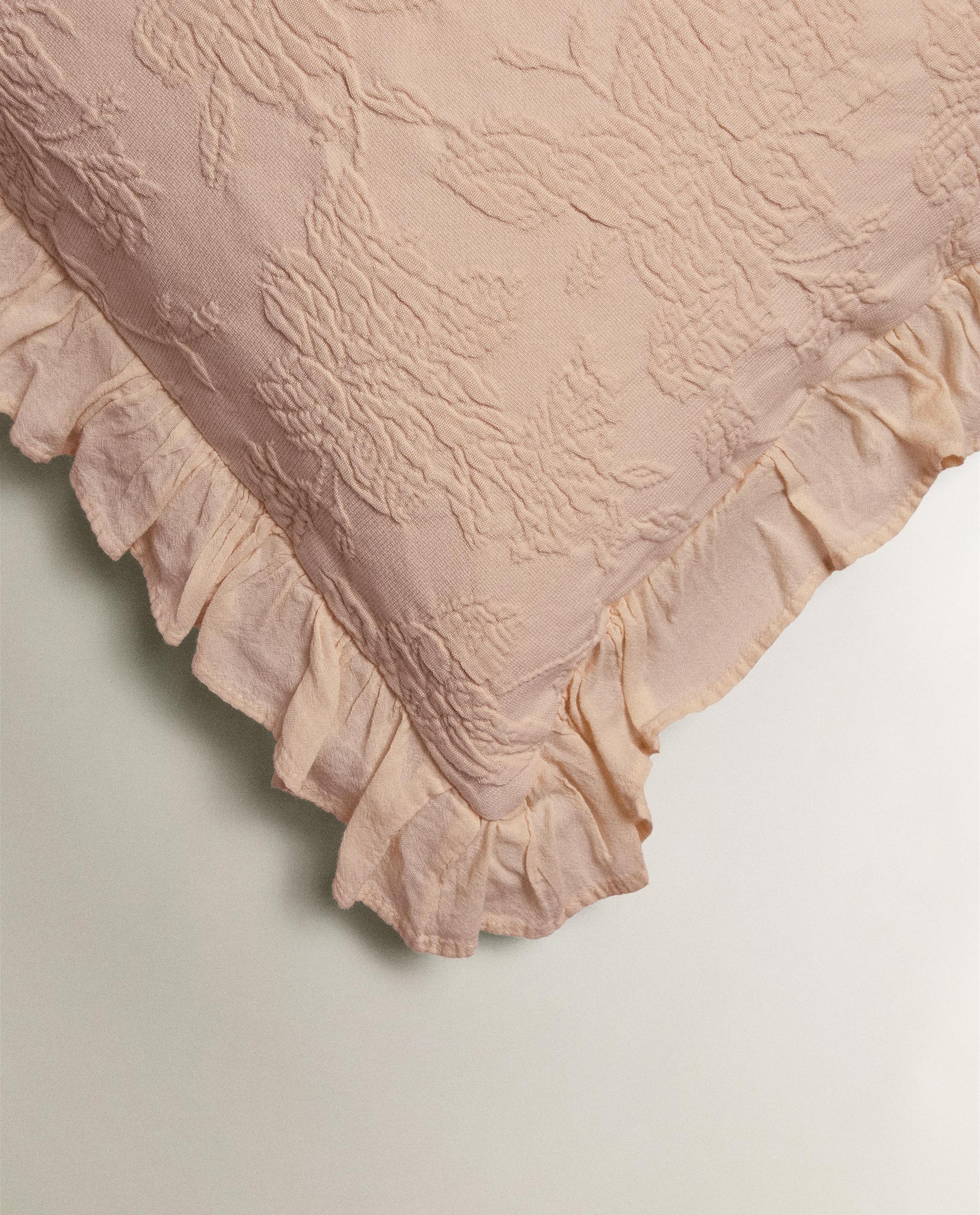 ZARA  クッション3個 ジャガード 無地 展示品 Z-2603CU2 ZARA HOME クッション3個 ジャガード 無地 展示品 Z-2603CU2 | ZARA HOME