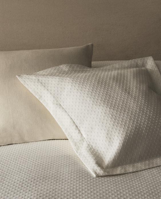 CUSHION COVER WITH POLKA DOT DESIGN