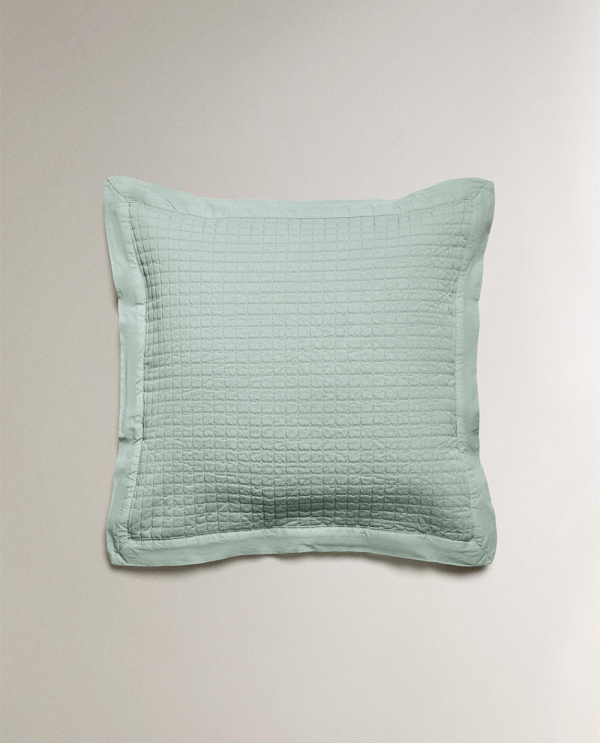クッションカバー ZARAHOME  Cushion Cover EMBROIDERED CUSHION COVER | Zara Home 日本/Japan