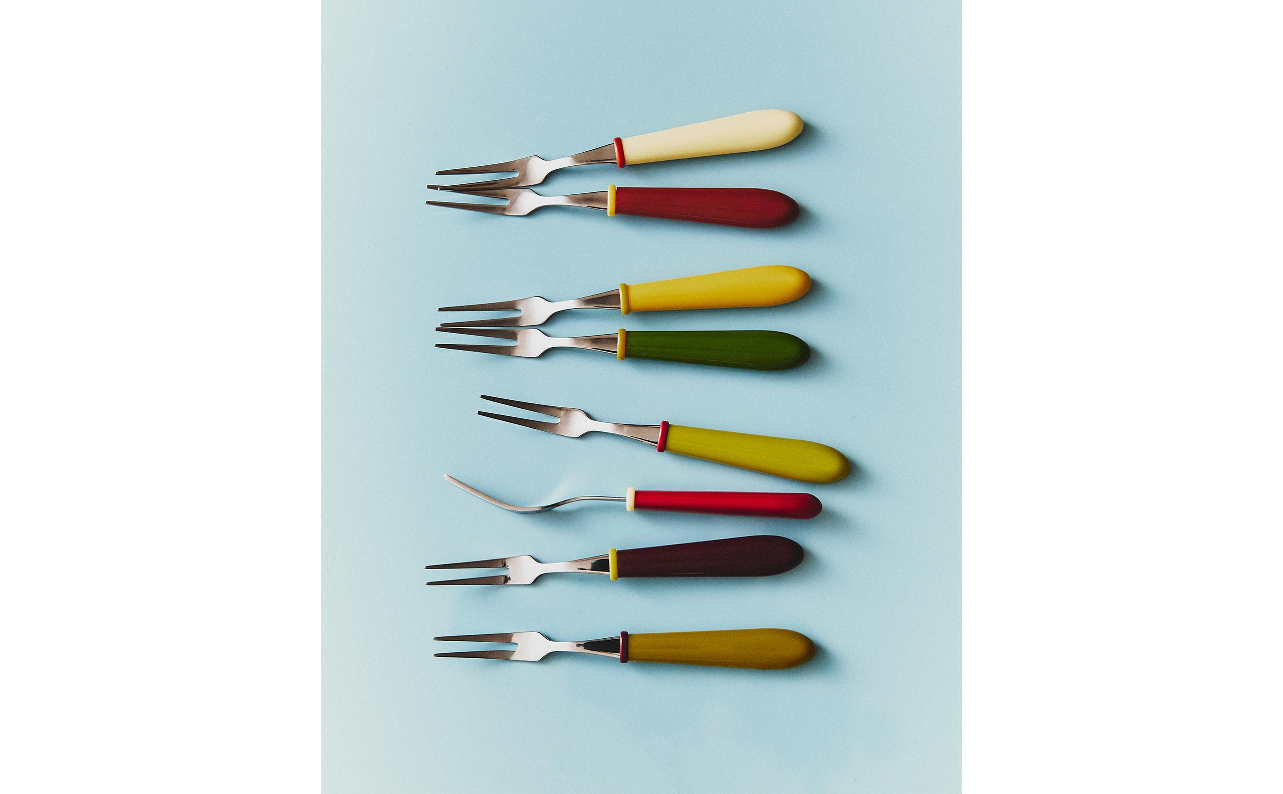 PACK OF MINI COLOURED RESIN FORKS (PACK OF 8) product thumbnail 10