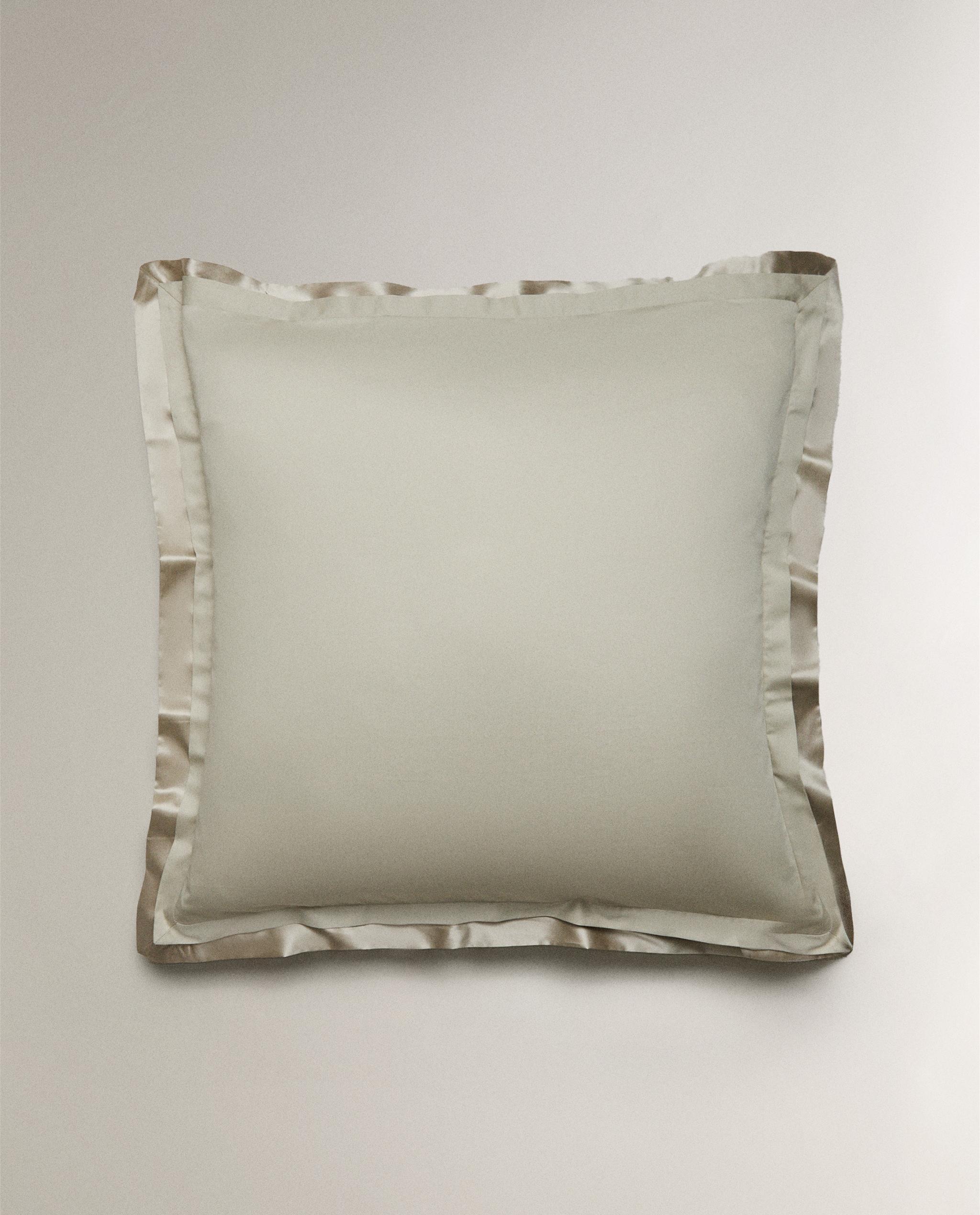 SATEEN PILLOWCASE WITH SILK BORDER (300 THREAD COUNT) product thumbnail 3