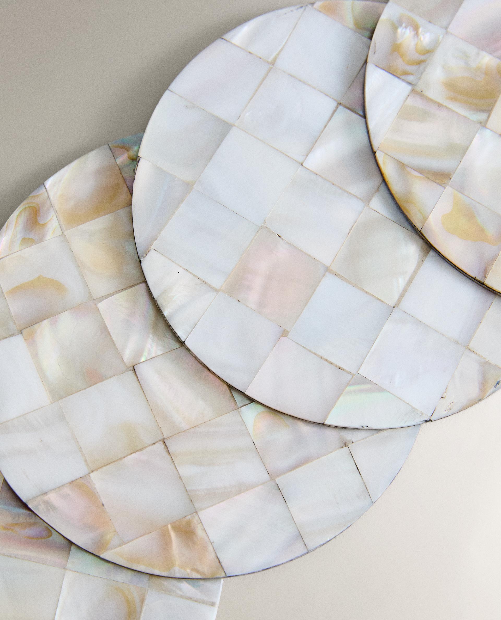 MOTHER-OF-PEARL COASTERS (PACK OF 4)