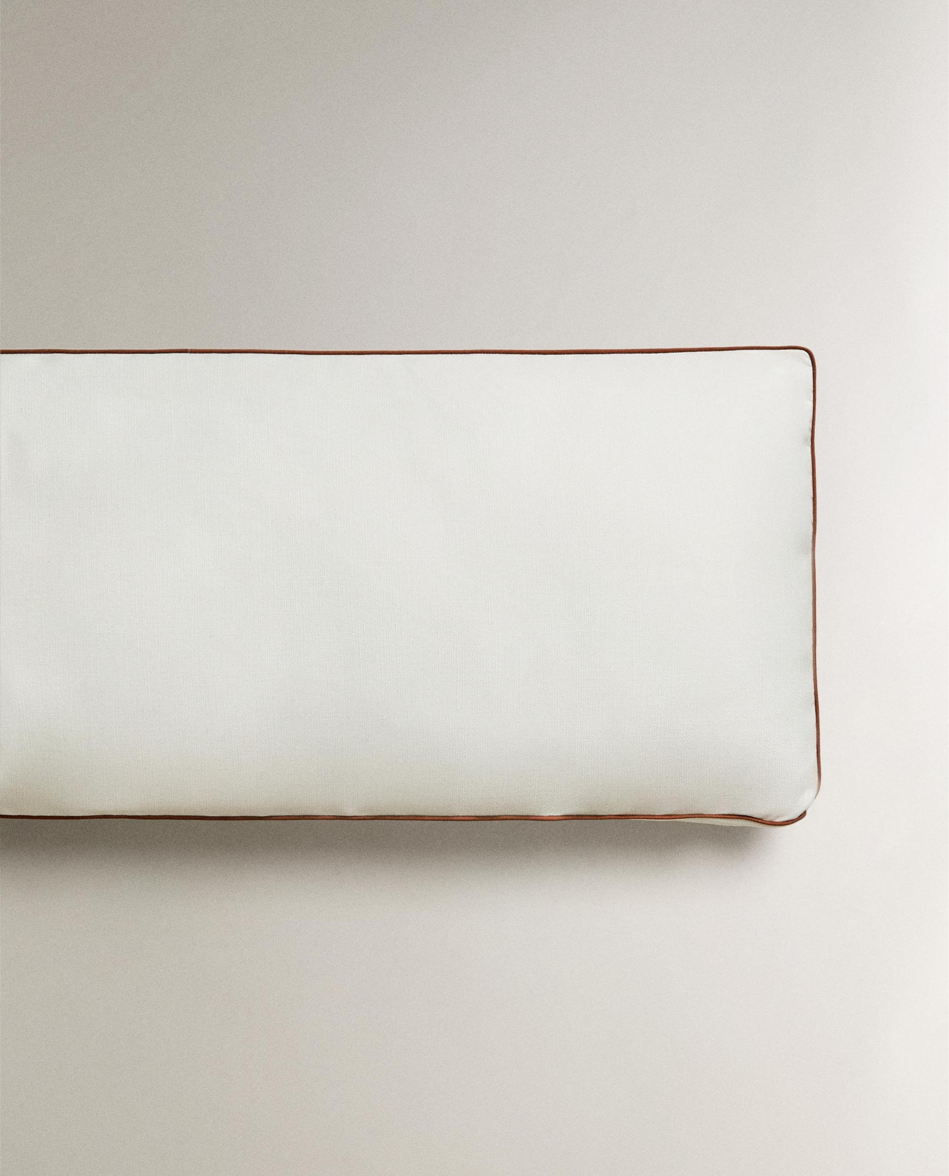 COUSSIN BANQUETTE PASSEPOIL COUSSIN BANQUETTE PASSEPOIL