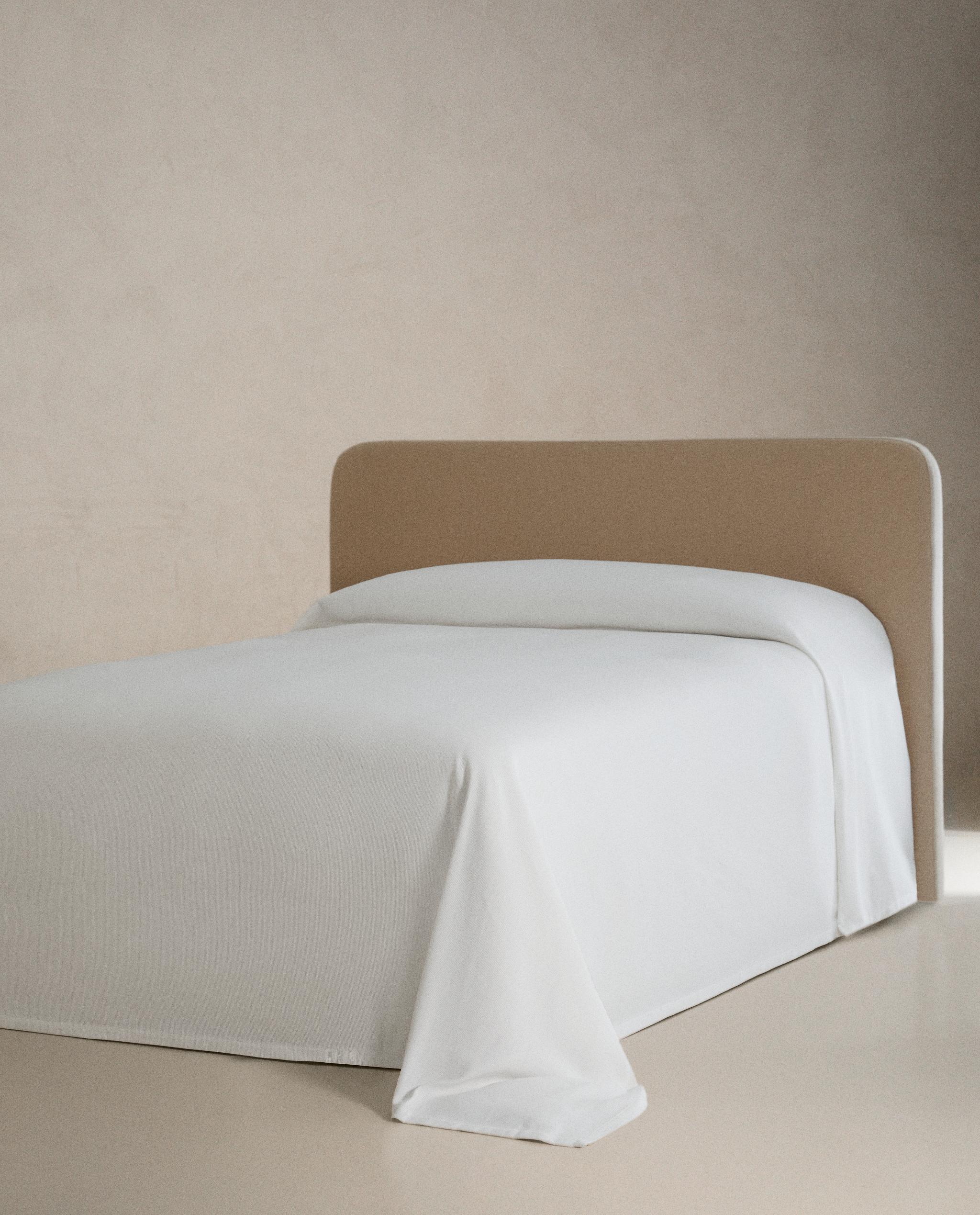 LINES BEDSPREAD product thumbnail 2