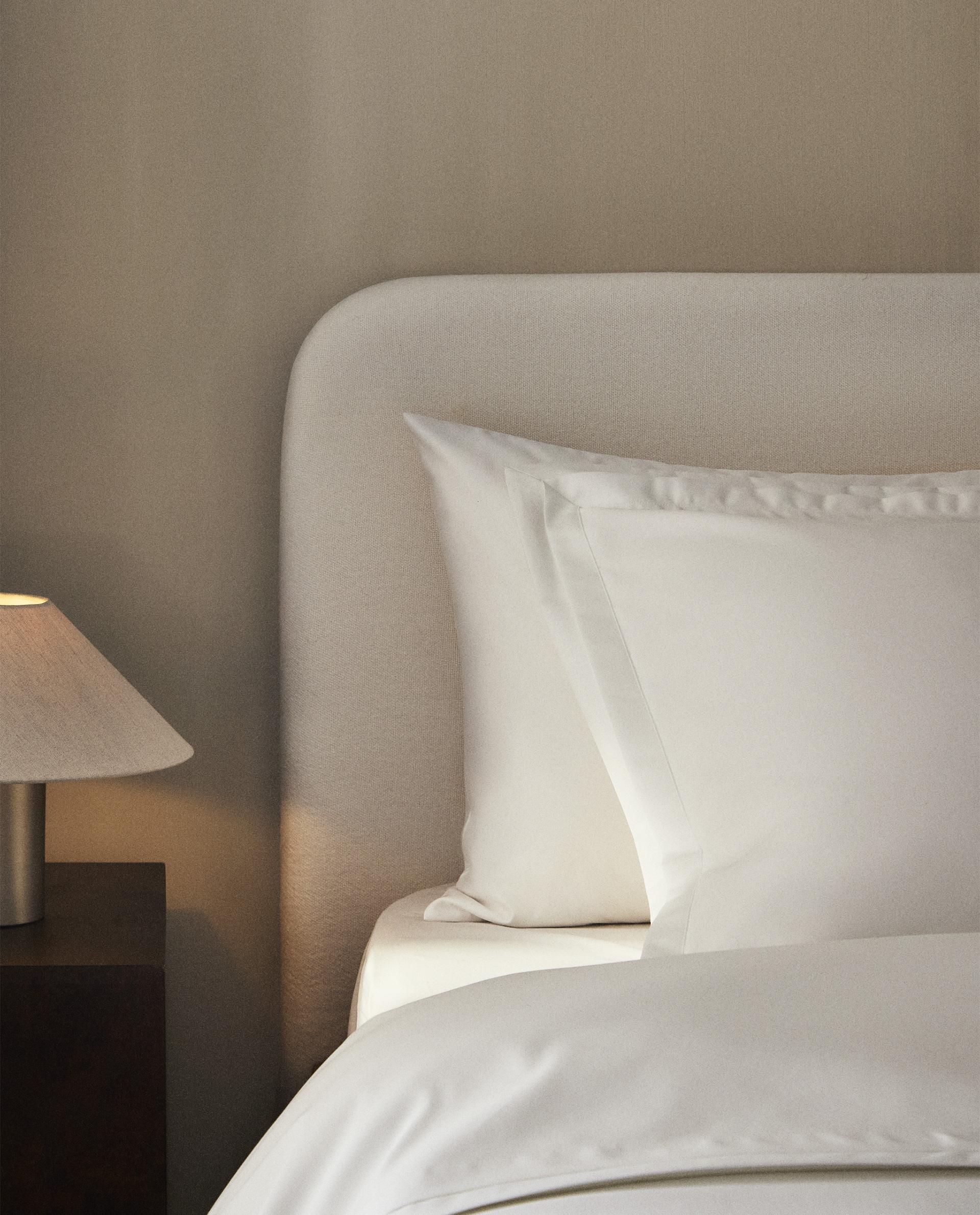 PLEATED COTTON SATEEN PILLOWCASE (1000 THREAD COUNT) product thumbnail 8