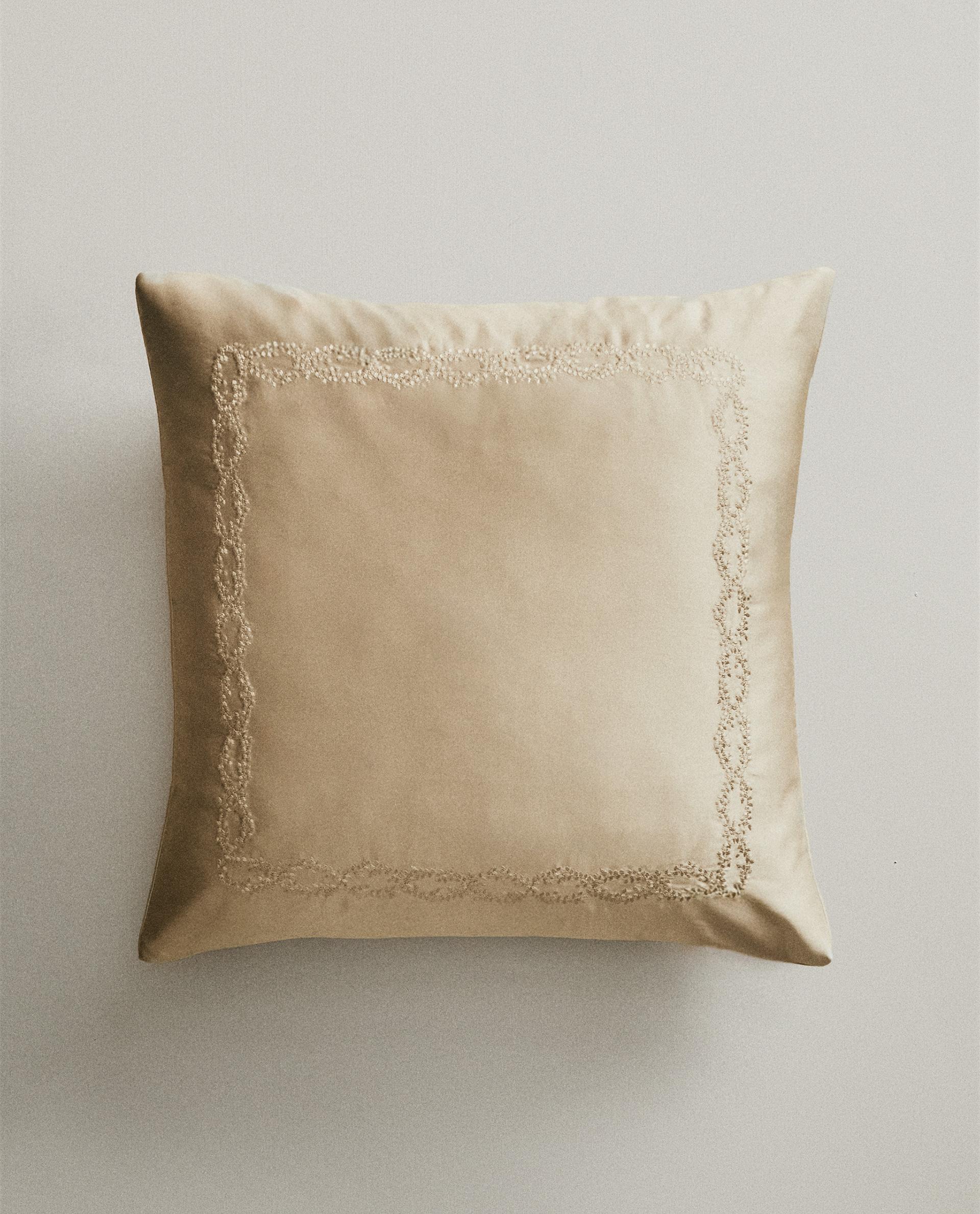 LEAF PRINT CUSHION COVER LEAF PRINT CUSHION COVER