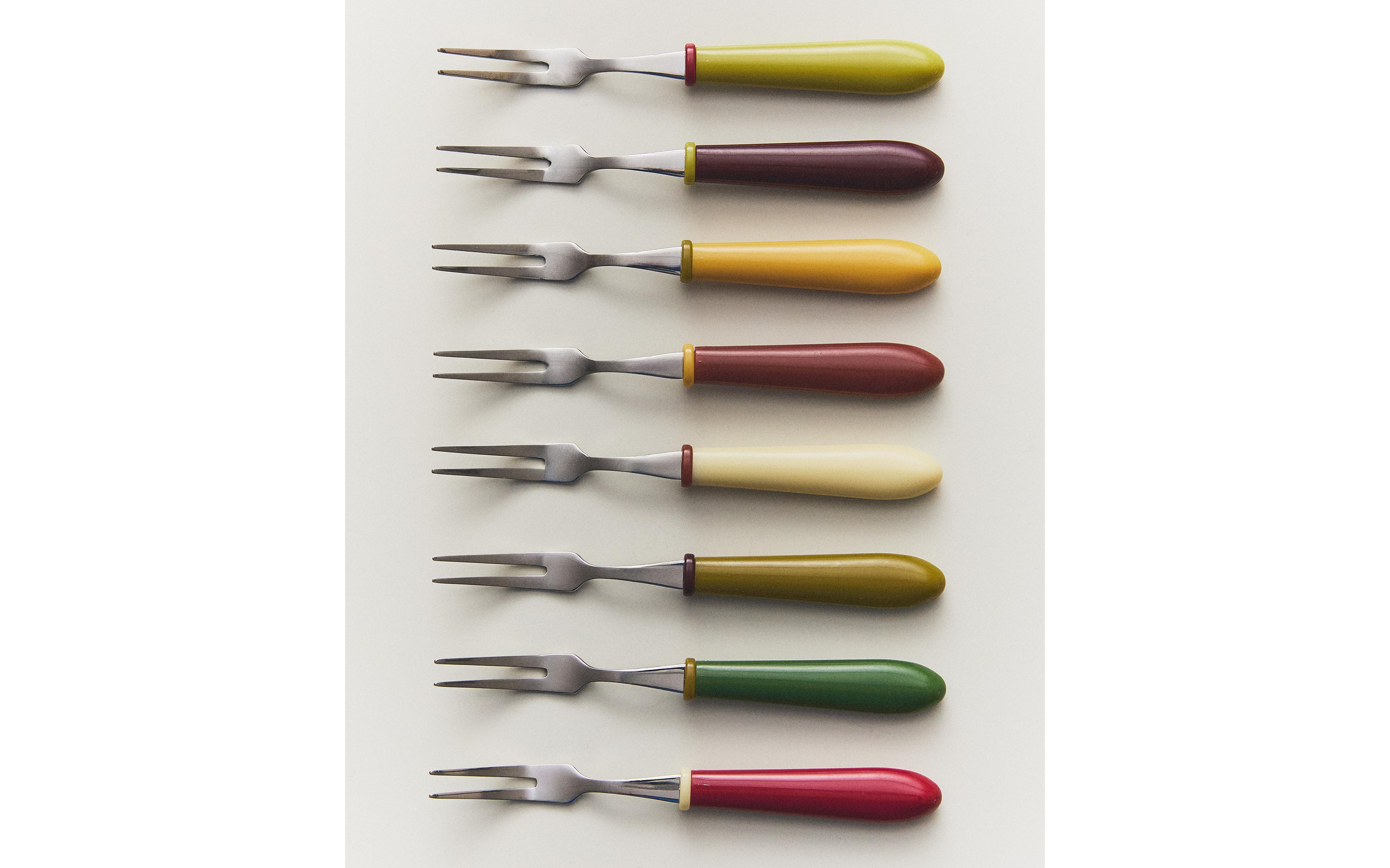 PACK OF MINI COLOURED RESIN FORKS (PACK OF 8) product thumbnail 7