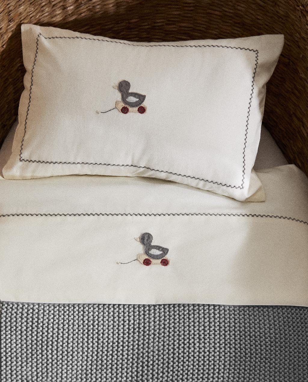 MINI CRIB SHEET SET WITH EMBROIDERED DUCKS